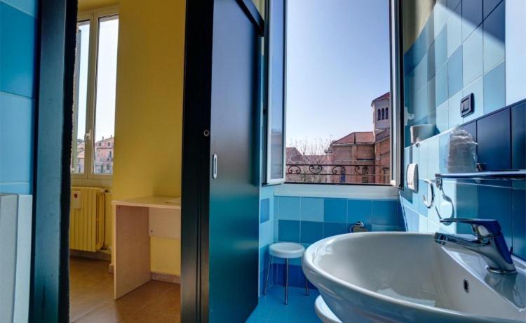 Deluxe Double Room (2 Adults + 1 Child) photo 3