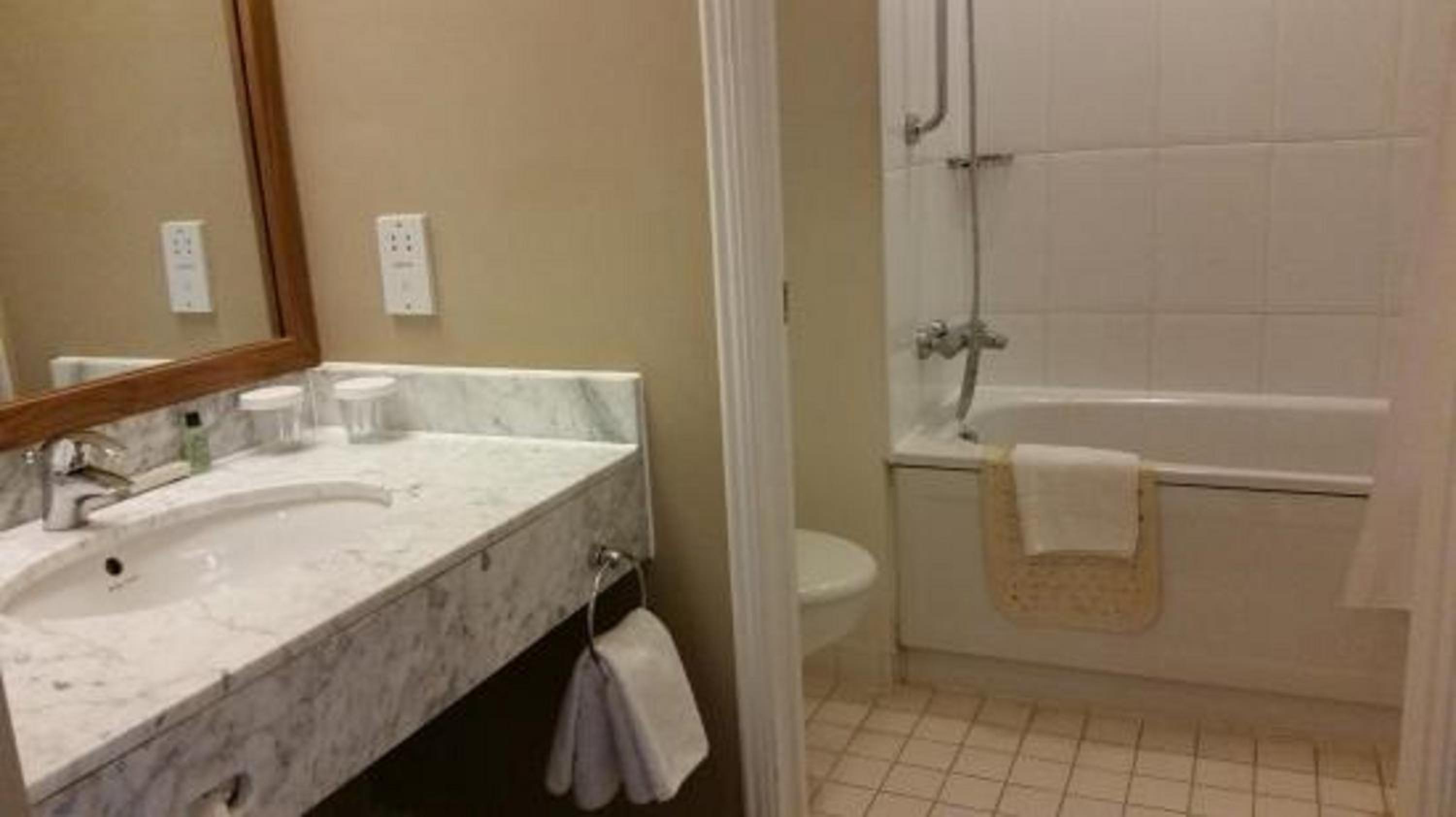Standard Double Room - Photo 6