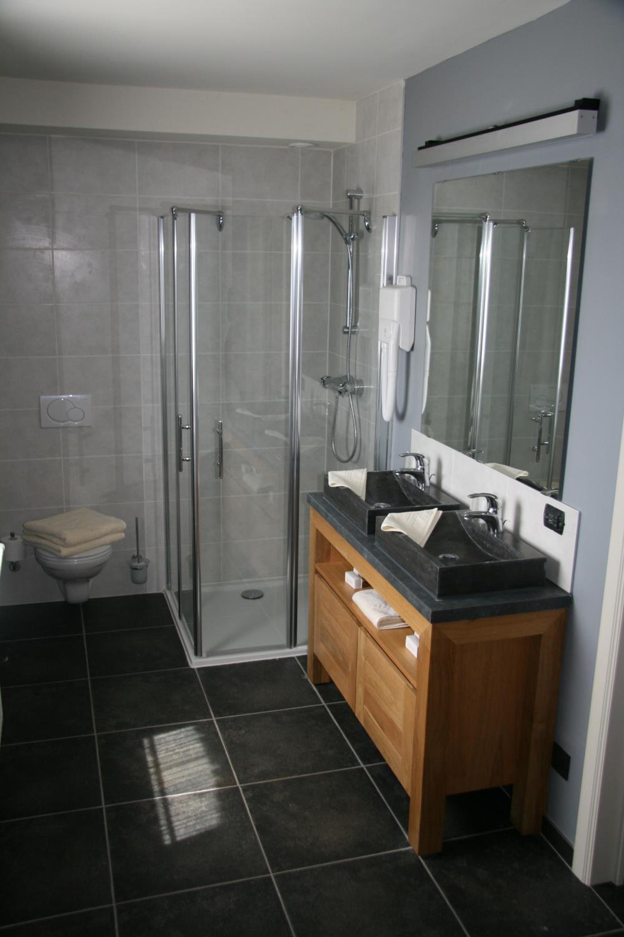Twin Room - Photo 1