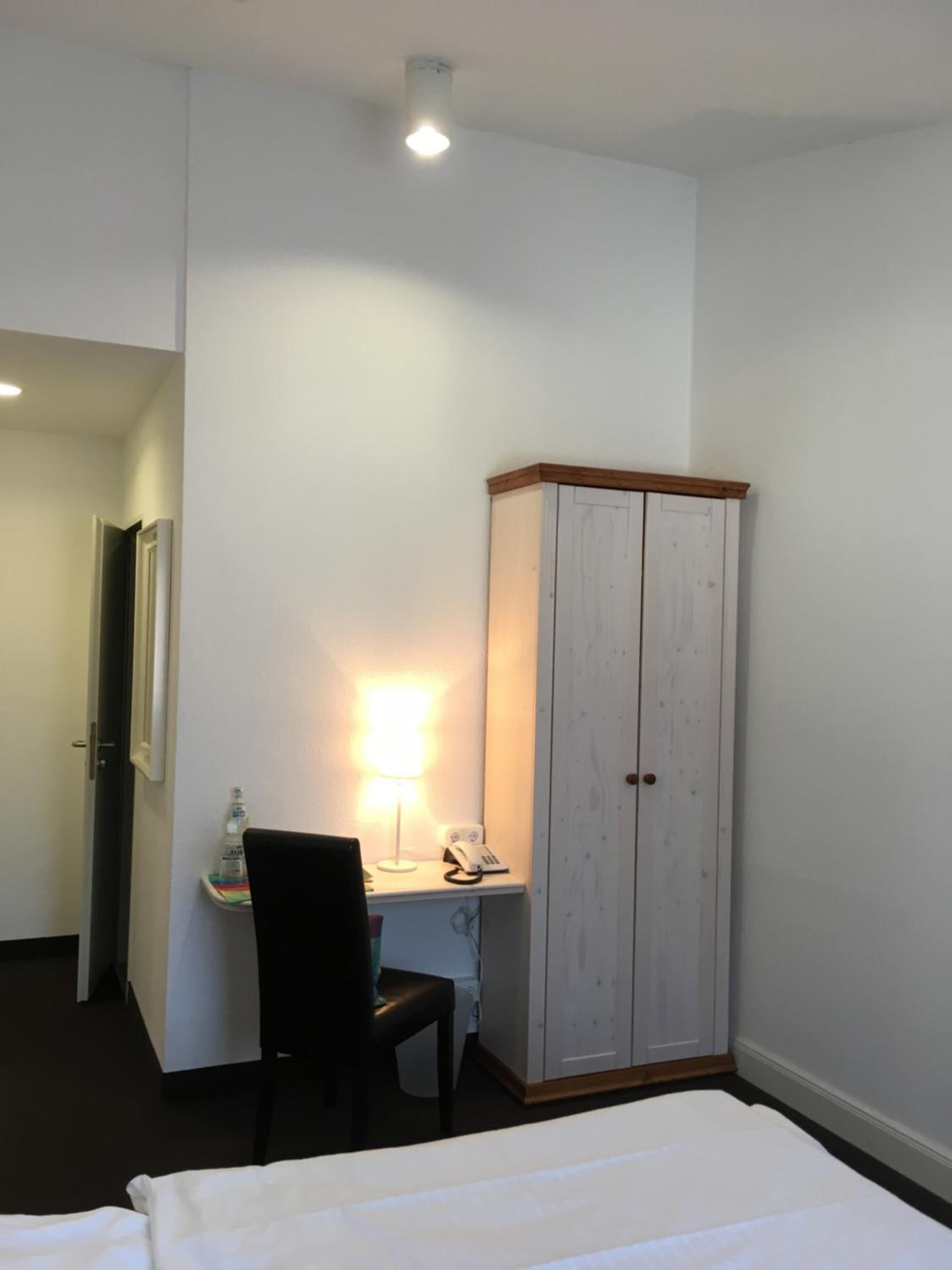 Double Room - Photo 5