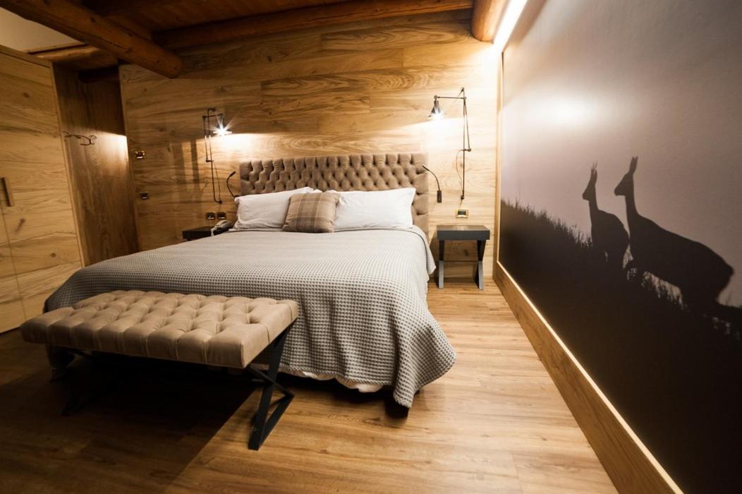 Deluxe Junior Suite - Photo 9