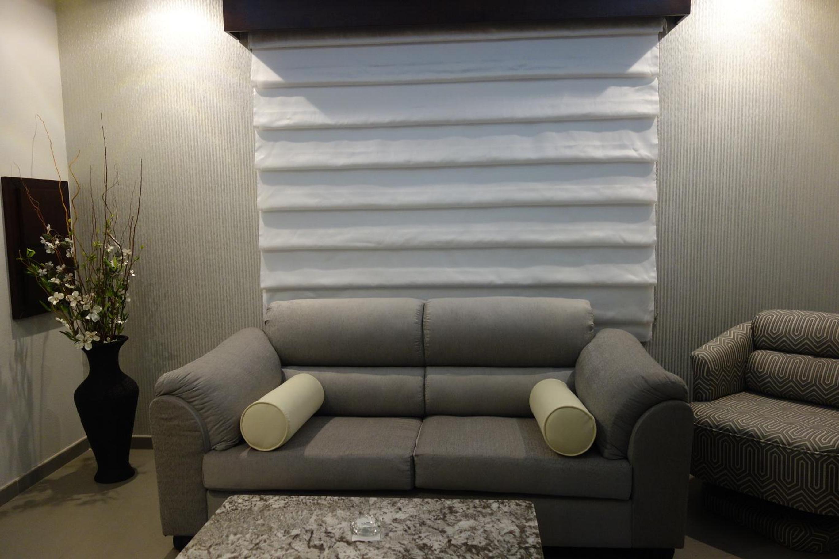Queen Suite with Spa Bath photo 3