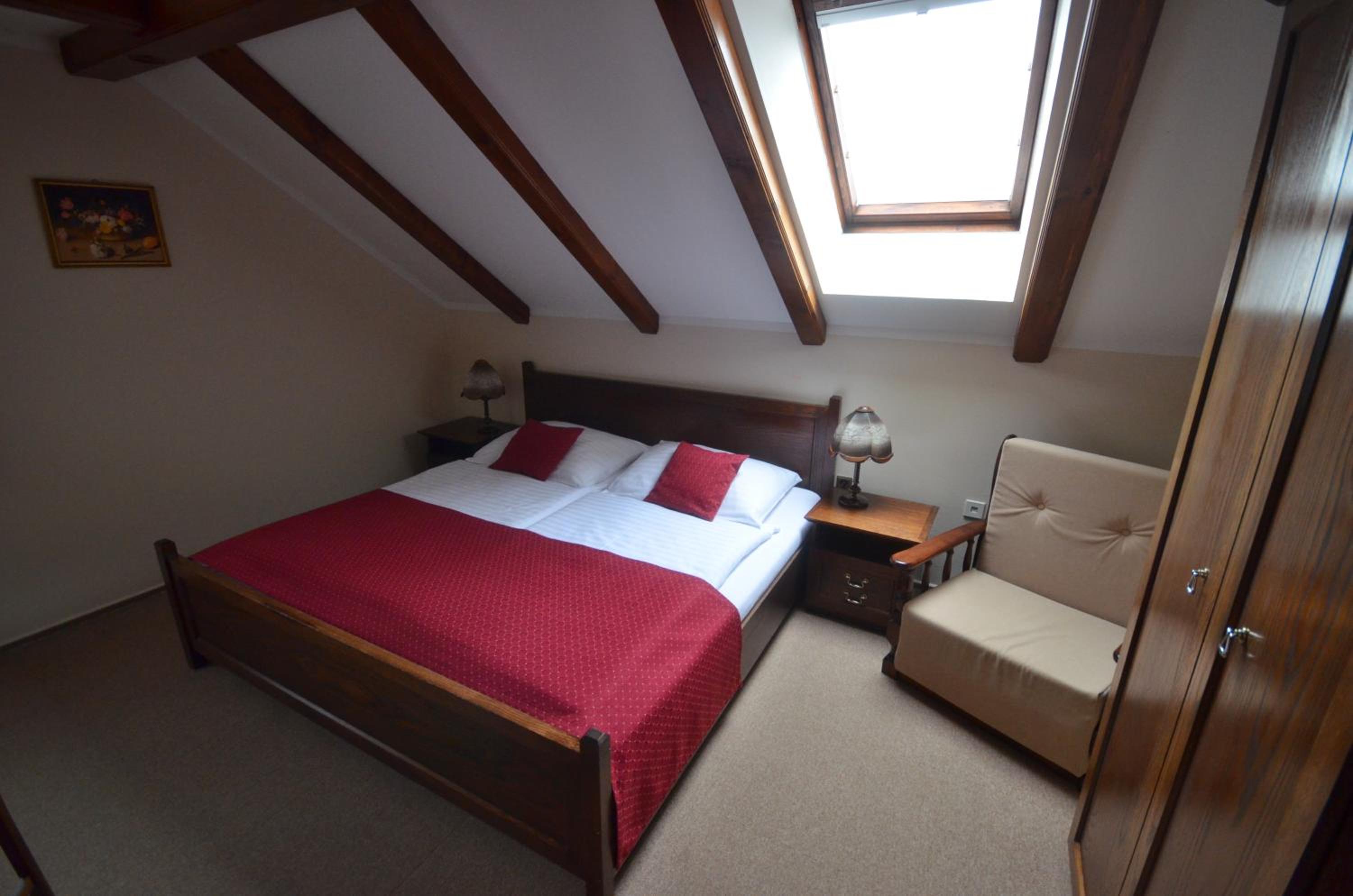 Two Interconnecting Rooms photo 2