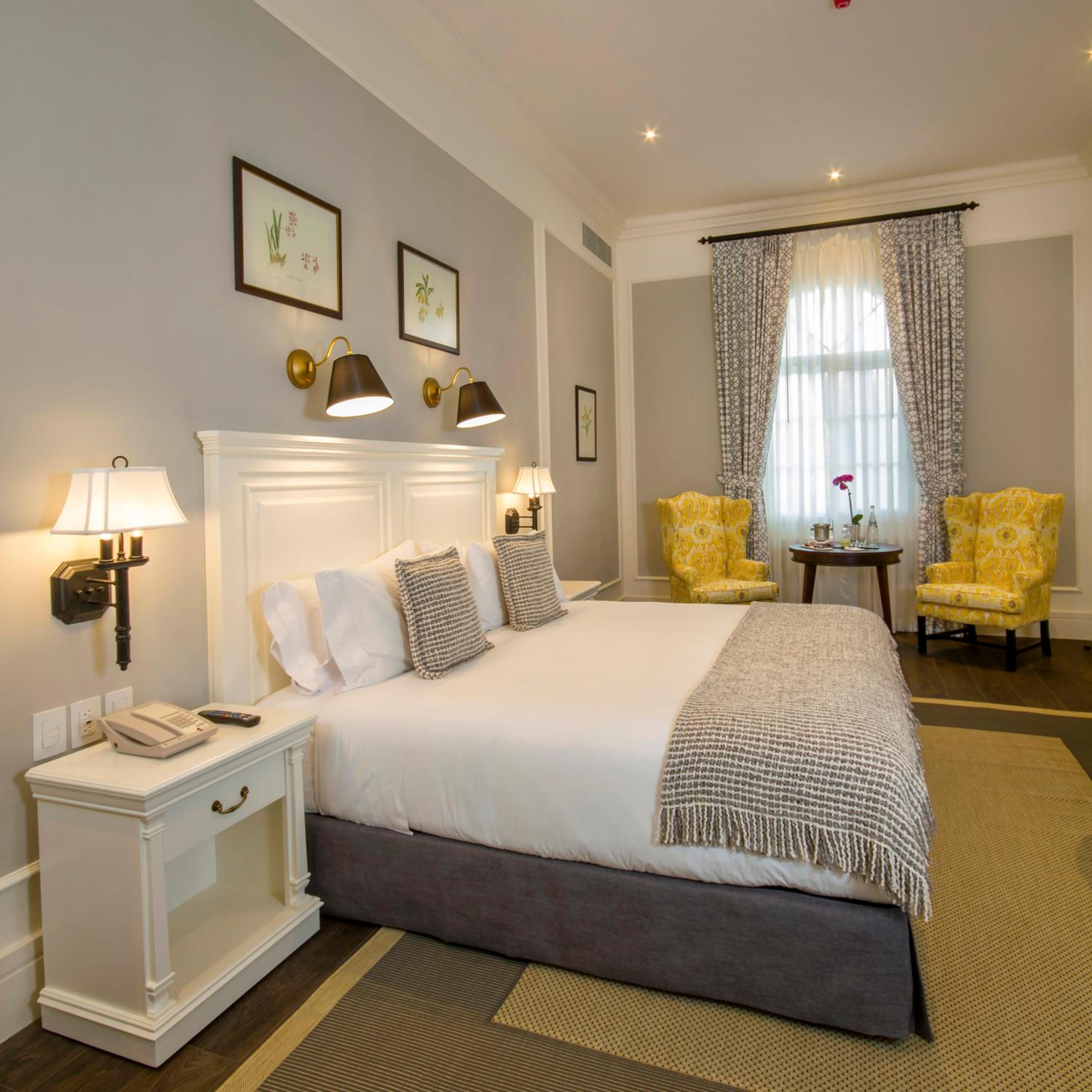 Deluxe King Room photo 2