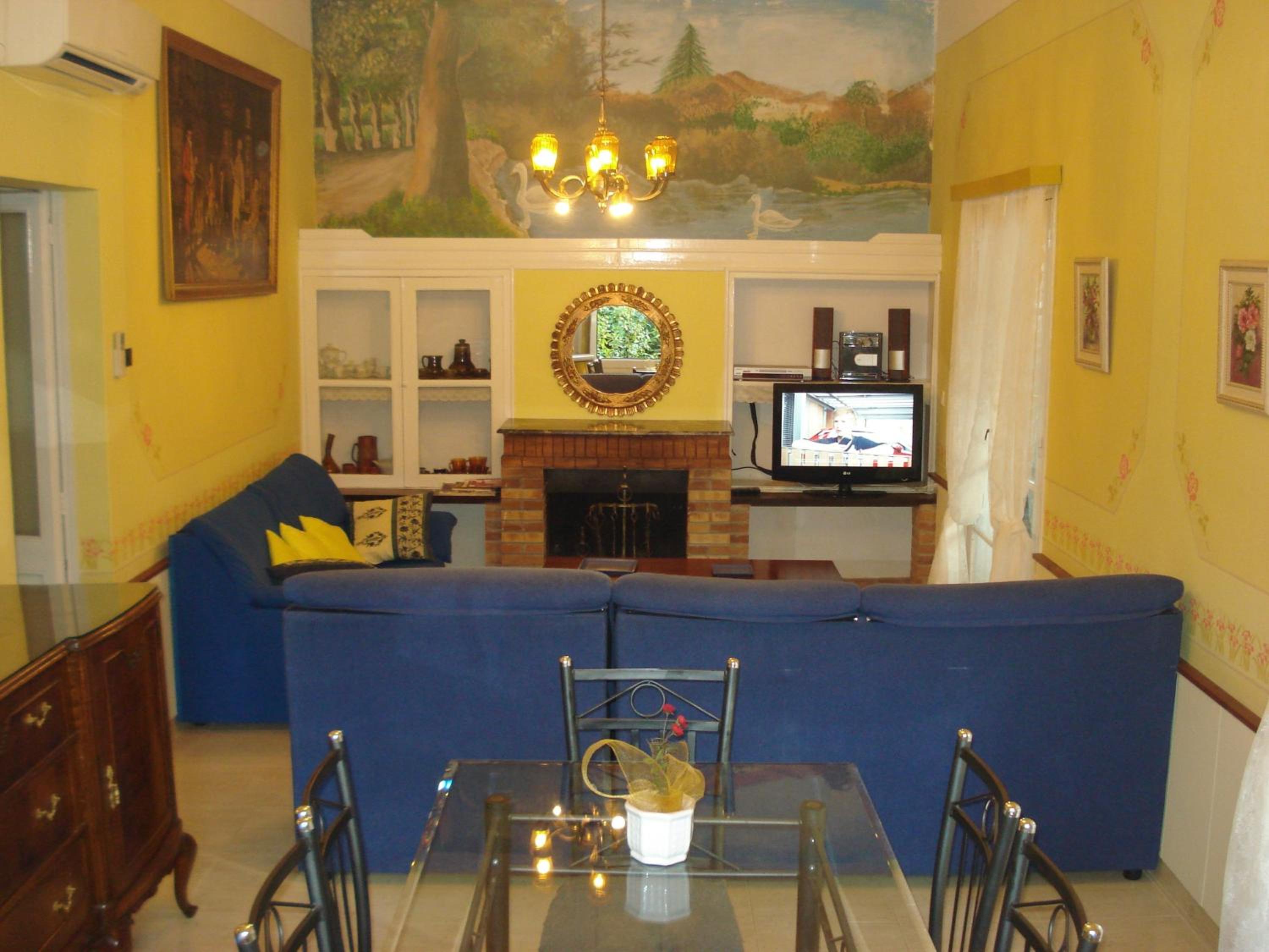Casa de tres habitaciones con piscina