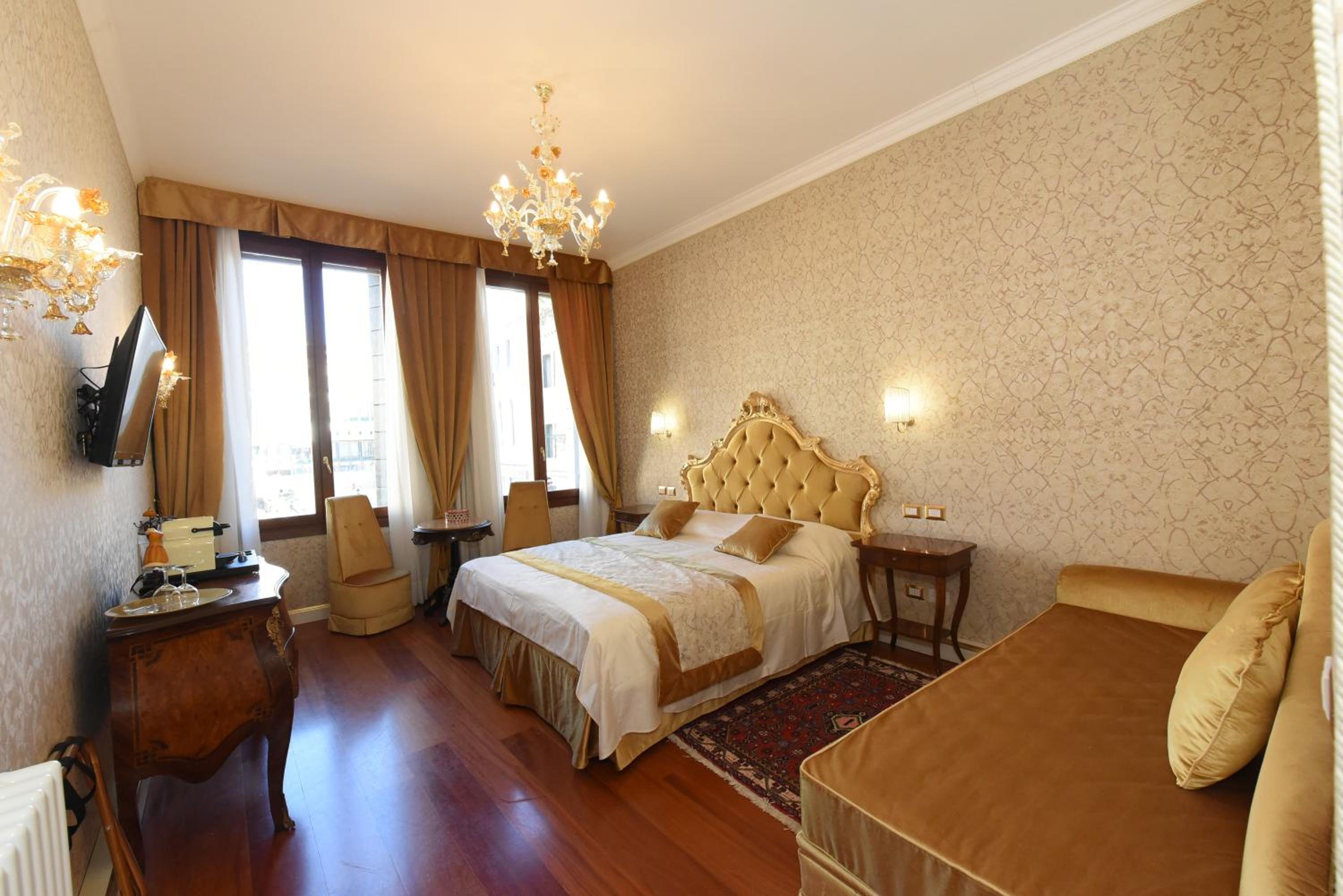 Junior Suite with Canal View photo 1