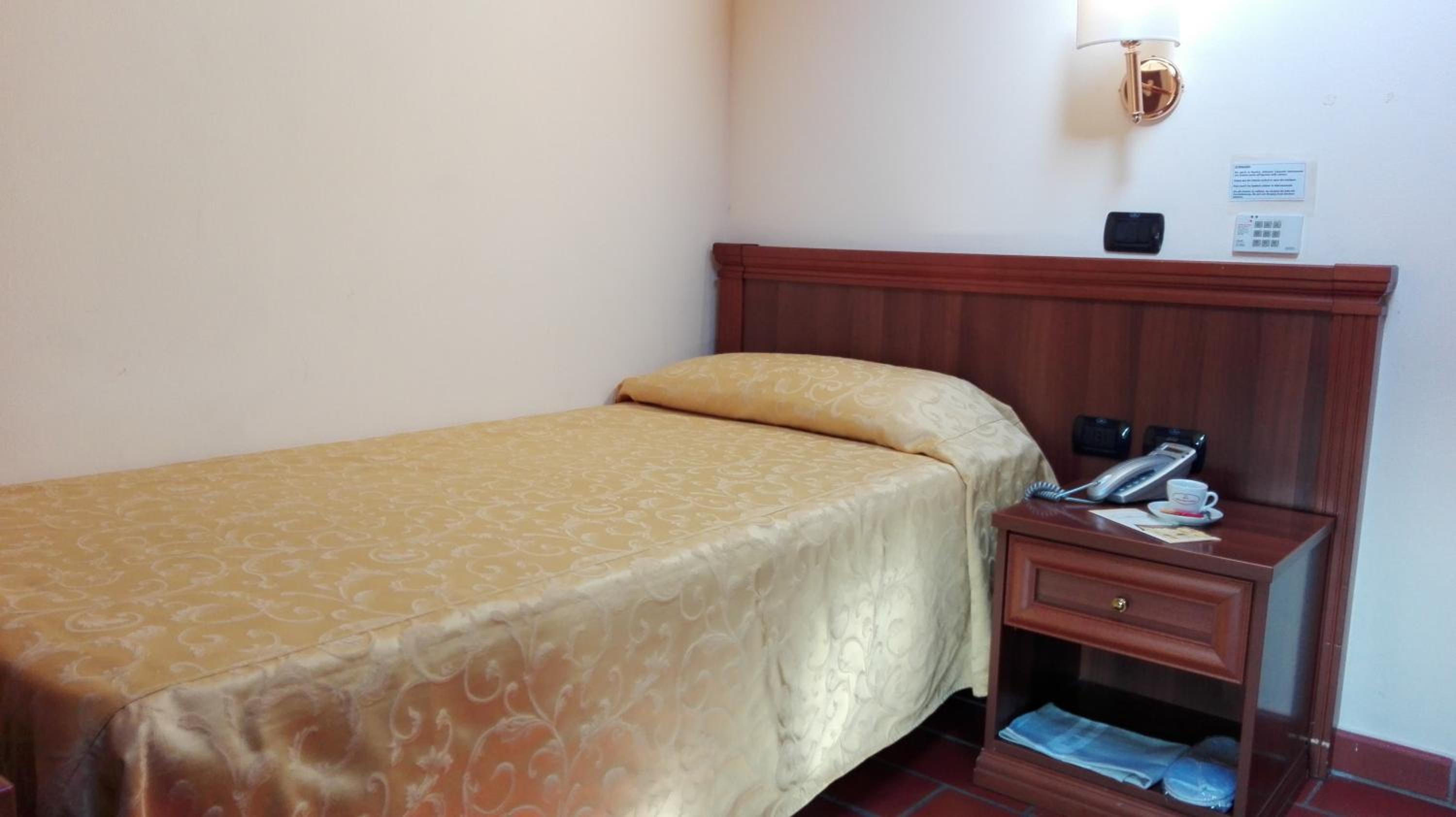 Single Room photo 3