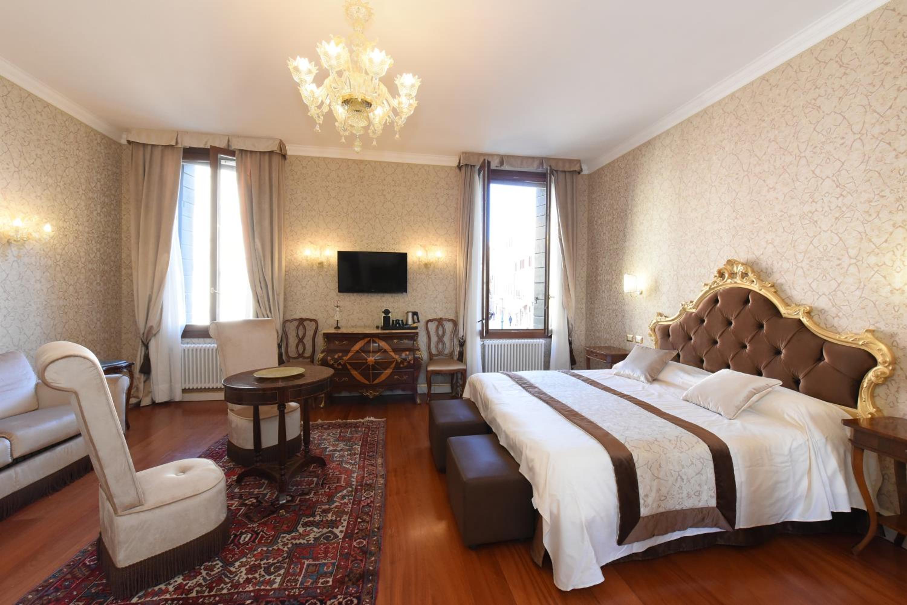 Junior Suite with Canal View photo 1