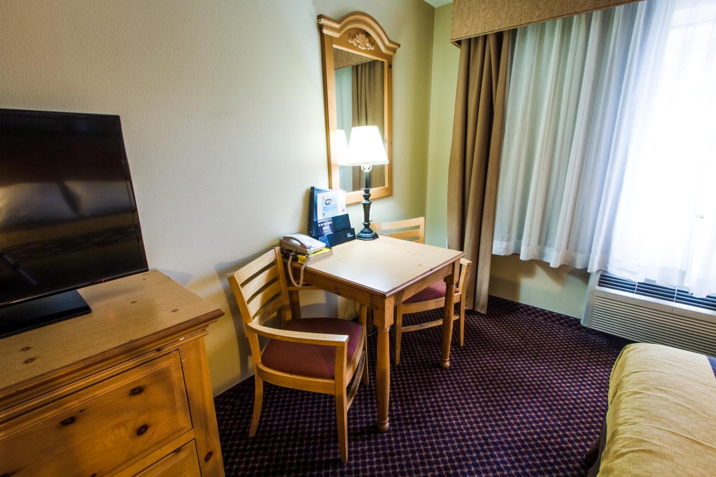 King Room - Mobility Access/Non-Smoking photo 1