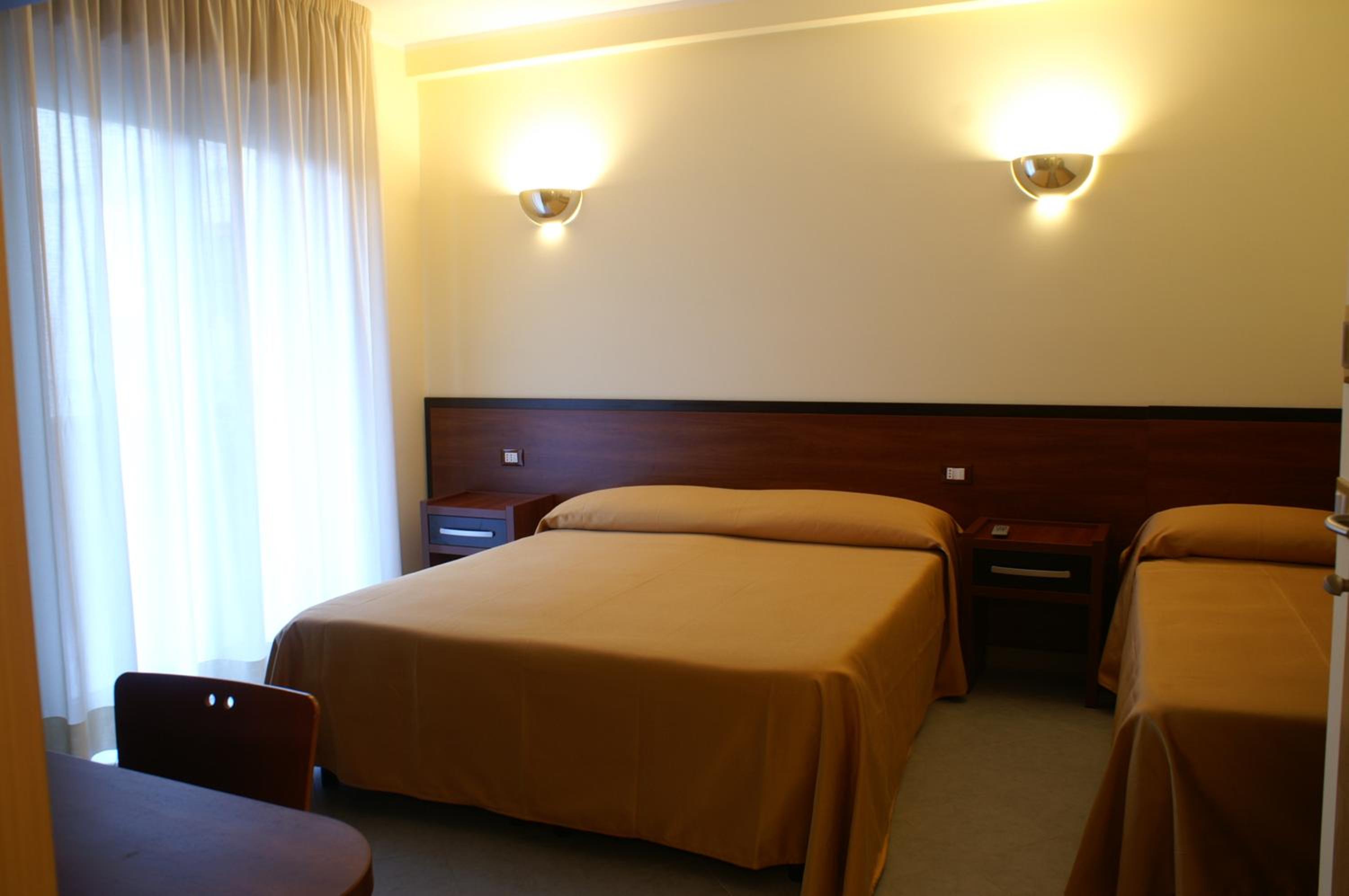 Triple Room with Garden View - Photo 3