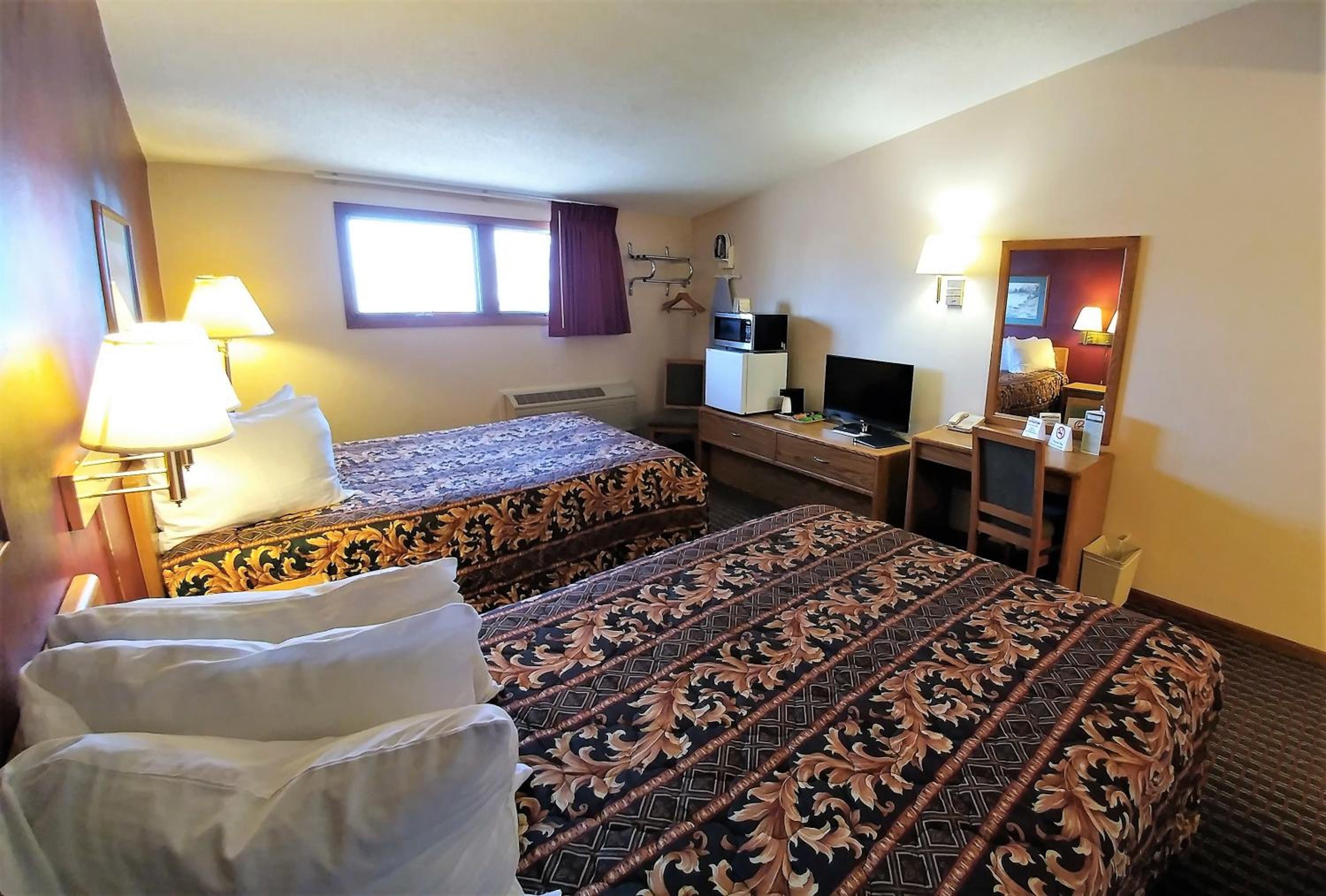 Double Room with Two Double Beds - Photo 7