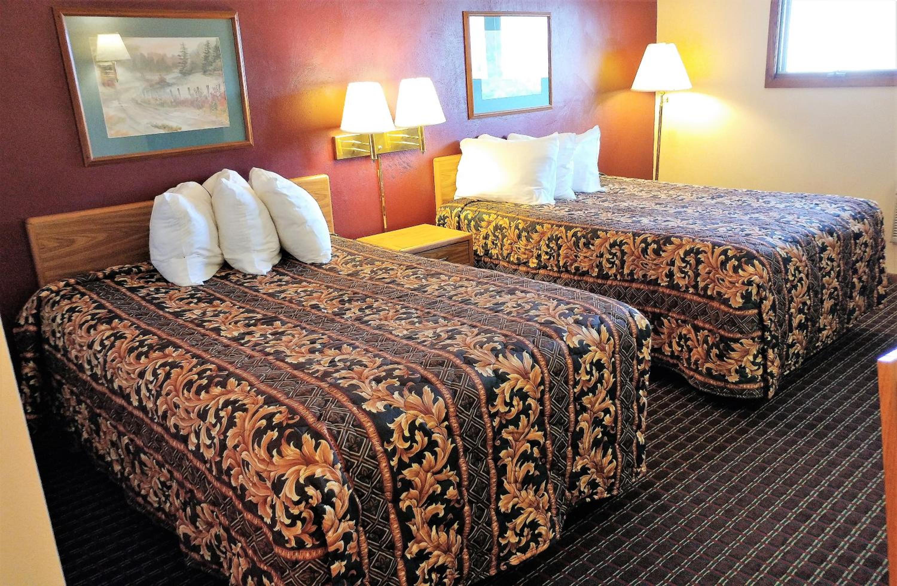 Double Room with Two Double Beds - Photo 9