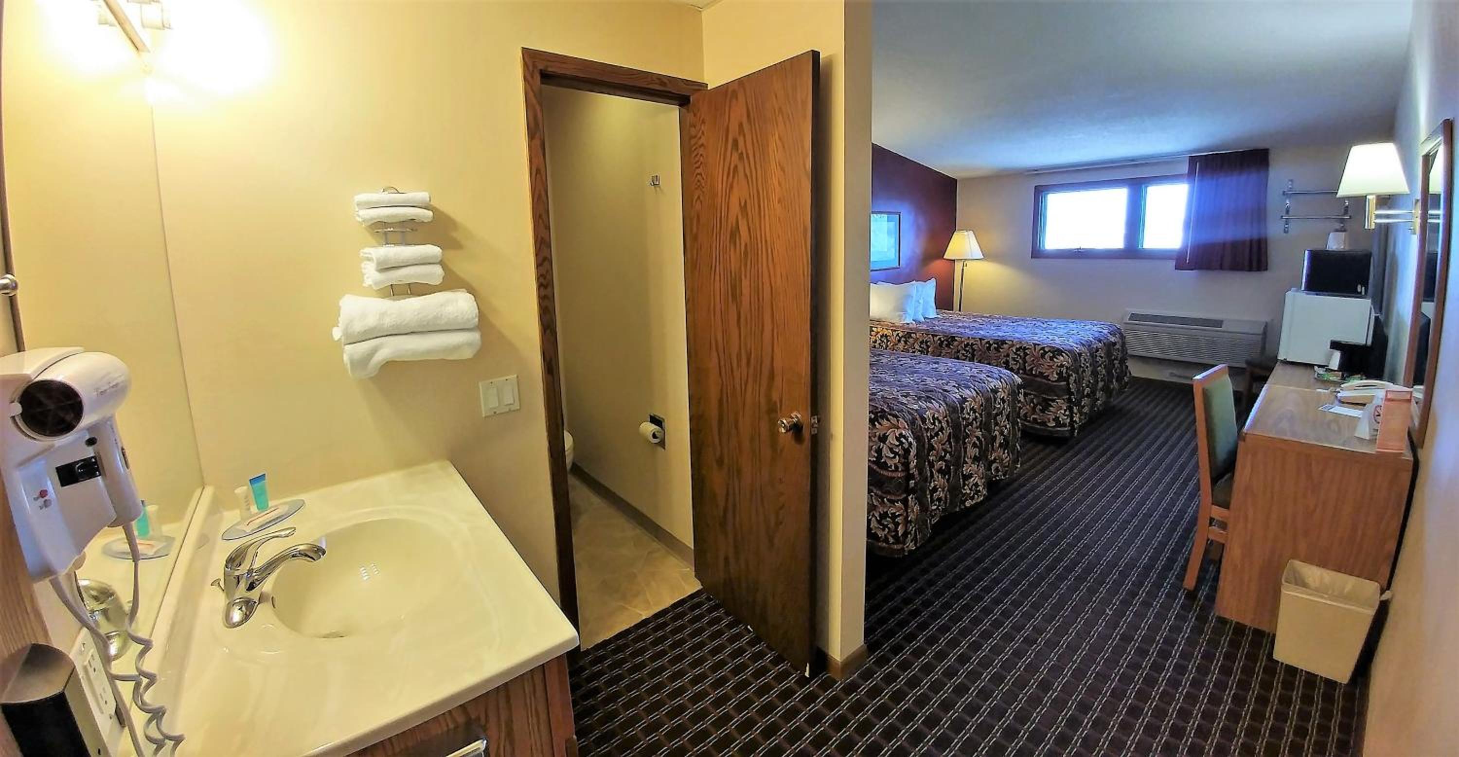 Double Room with Two Double Beds - Photo 3