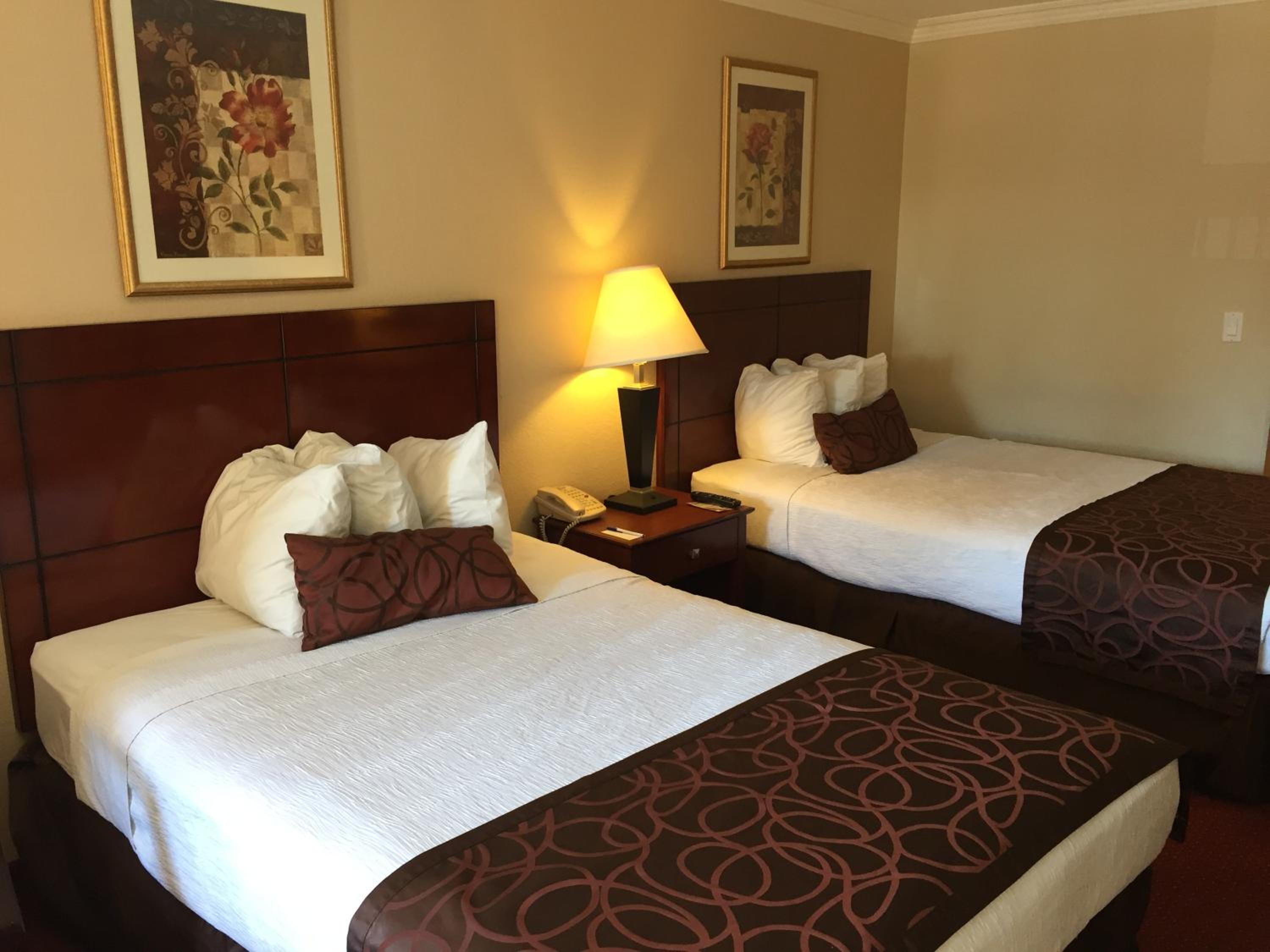 Standard Double Room - Photo 8