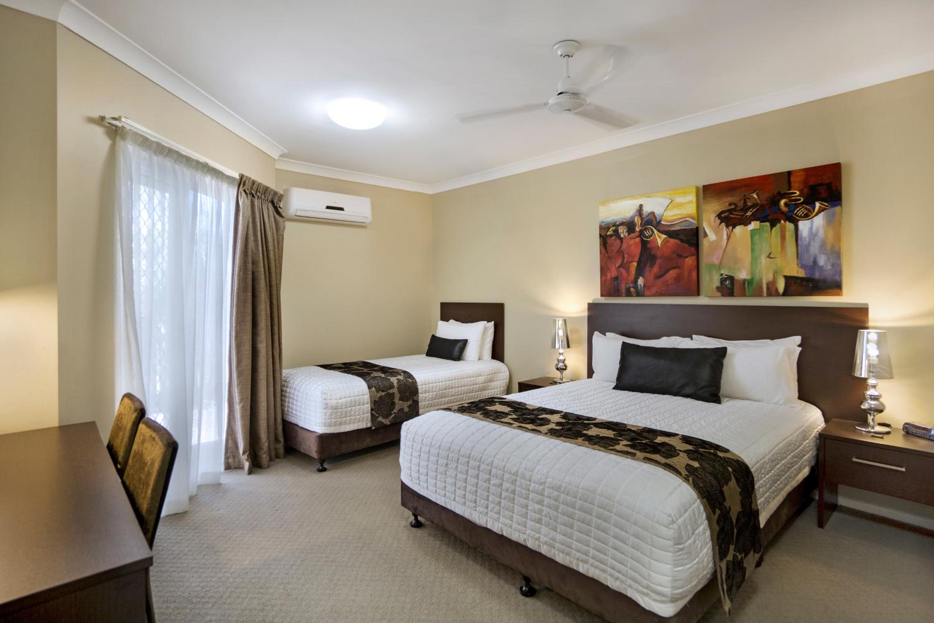 Superior Triple Room photo 2