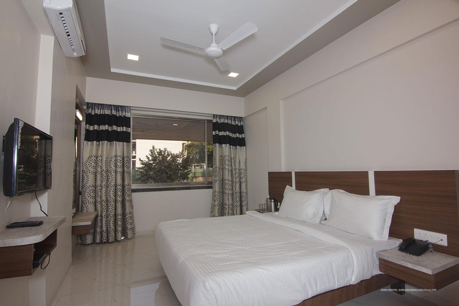 Super Deluxe Double Room photo 3