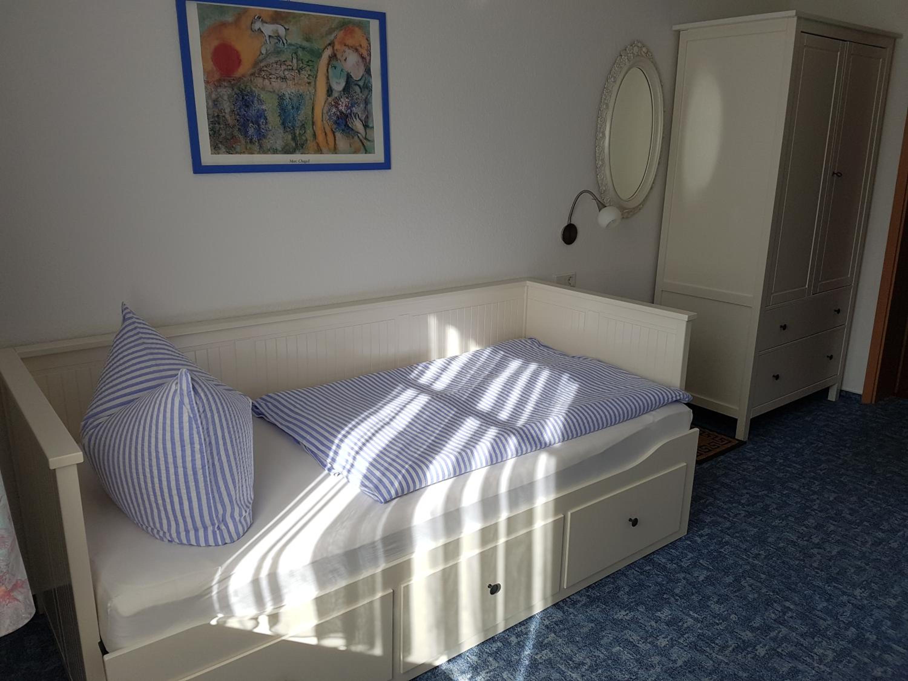 Single Room photo 2