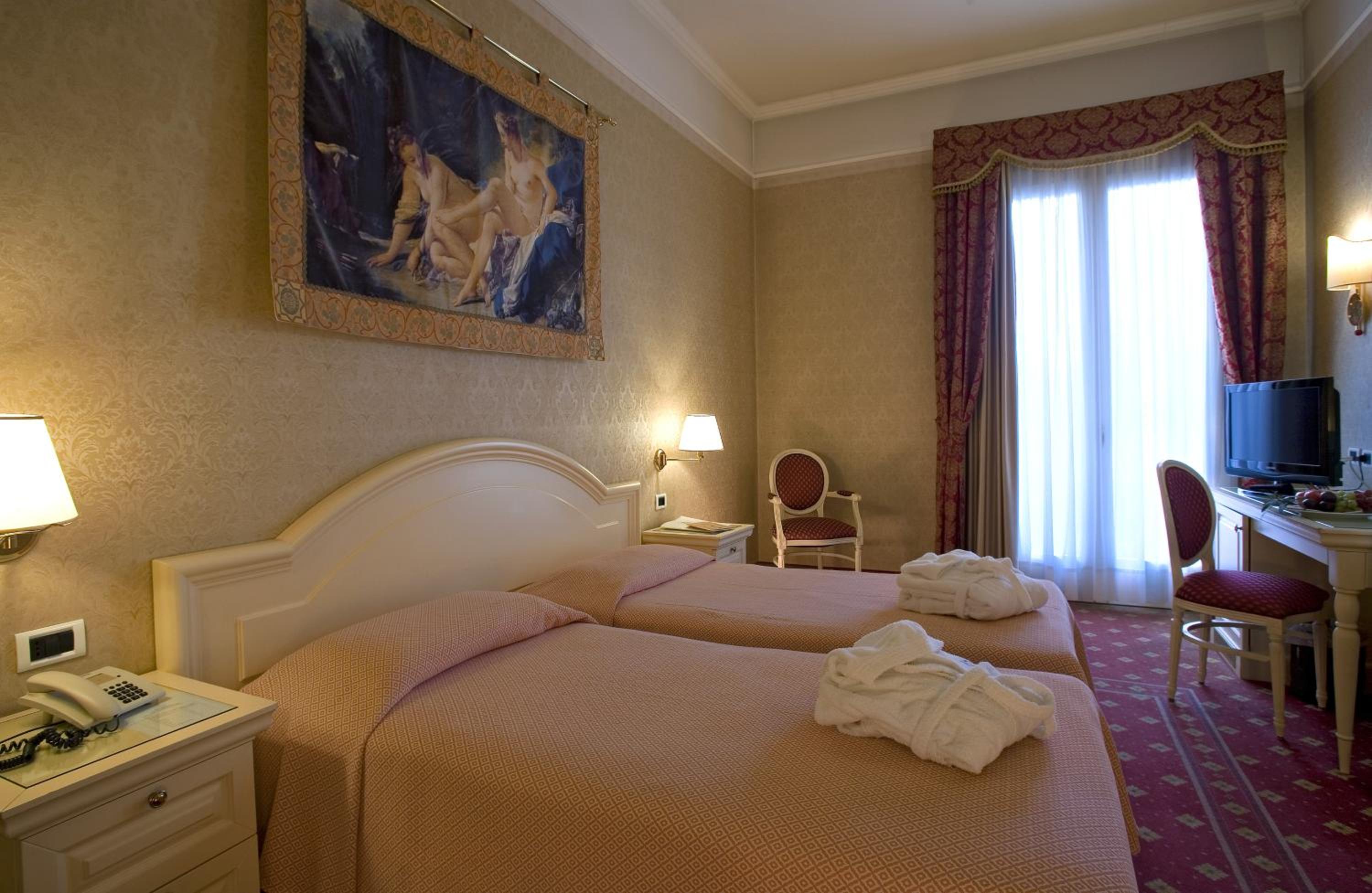 Comfort Double or Twin Room photo 3