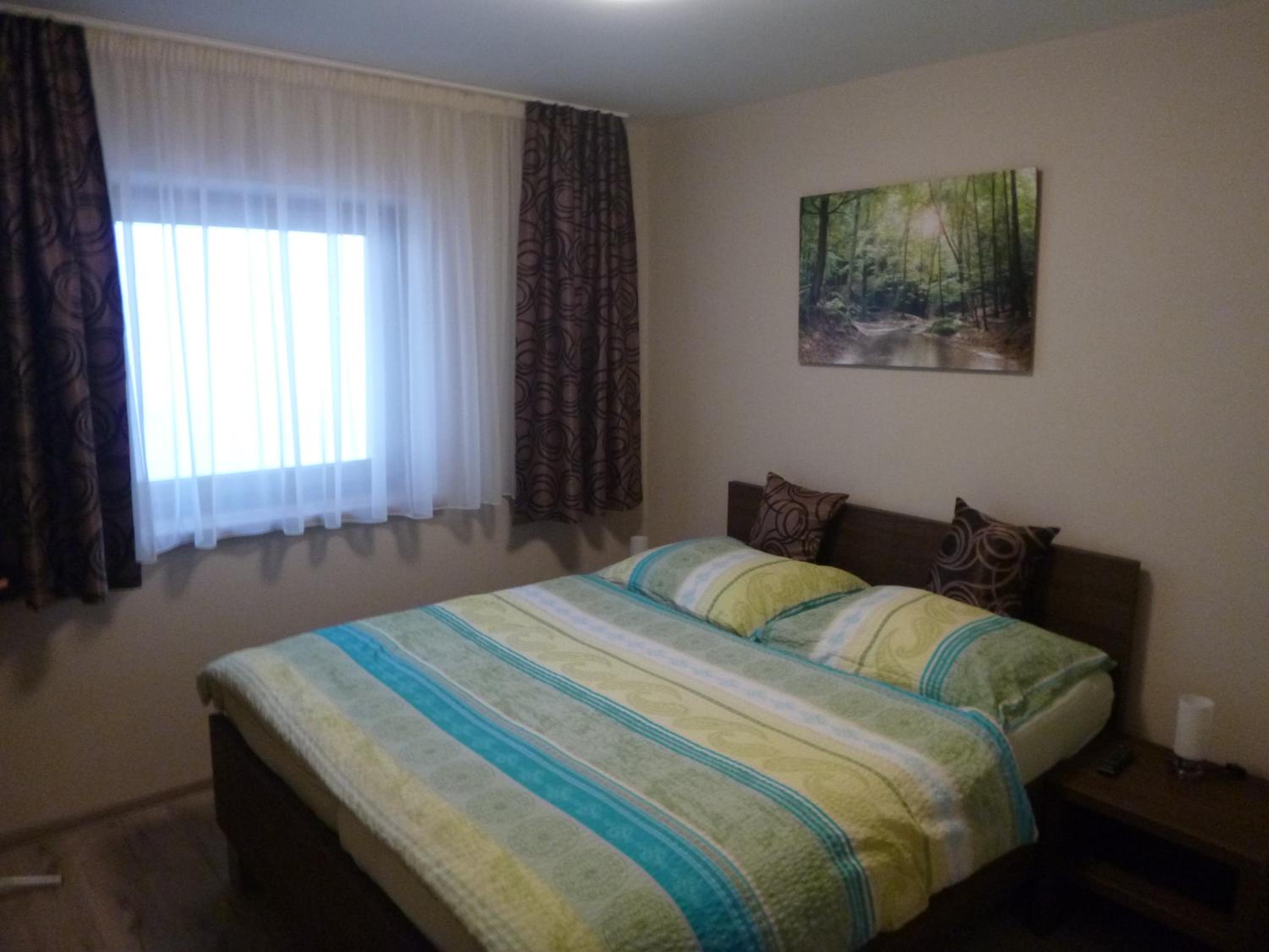 Double Room with Private Bathroom - Photo 2