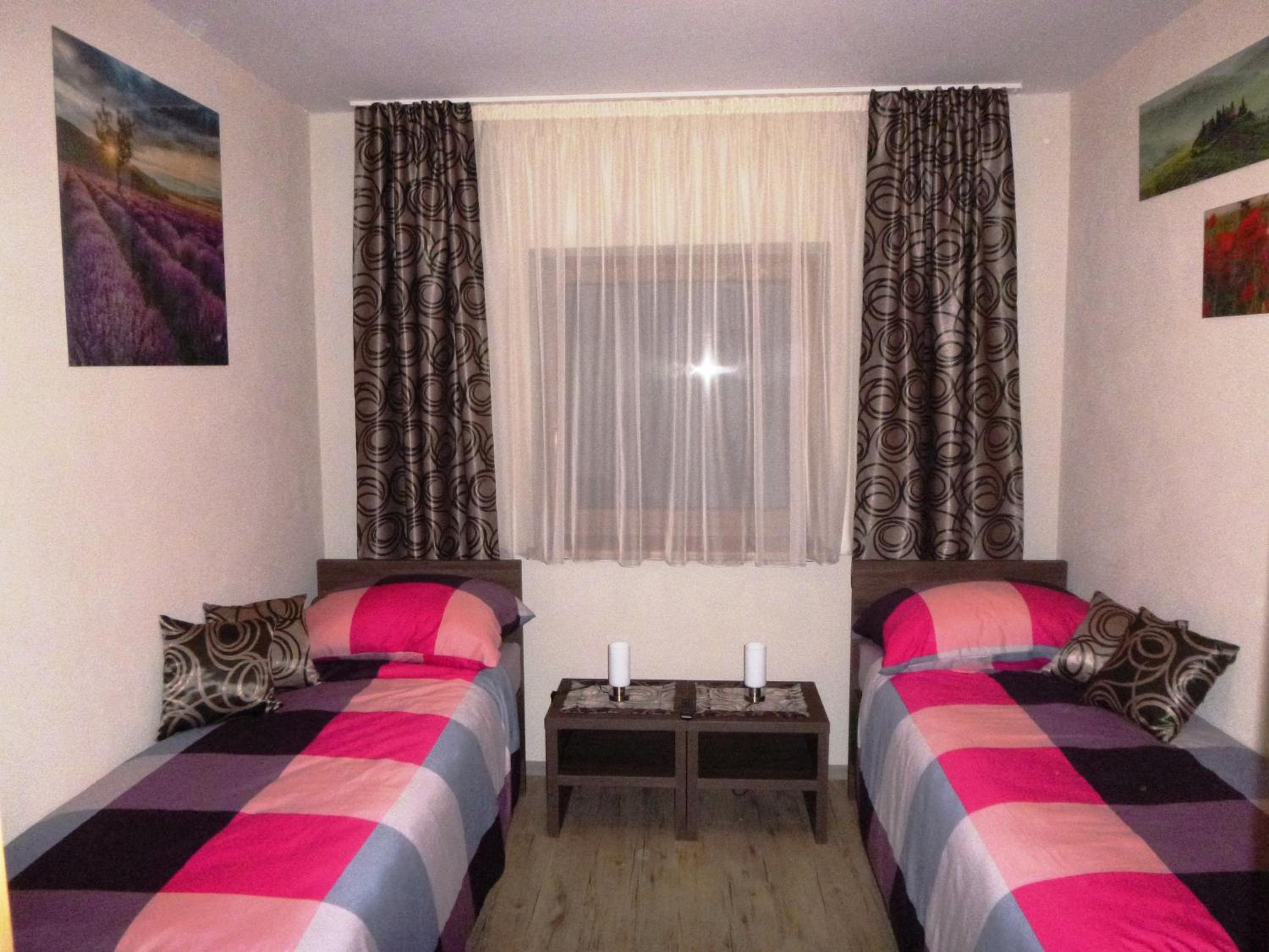 Double Room with Private Bathroom - Photo 11