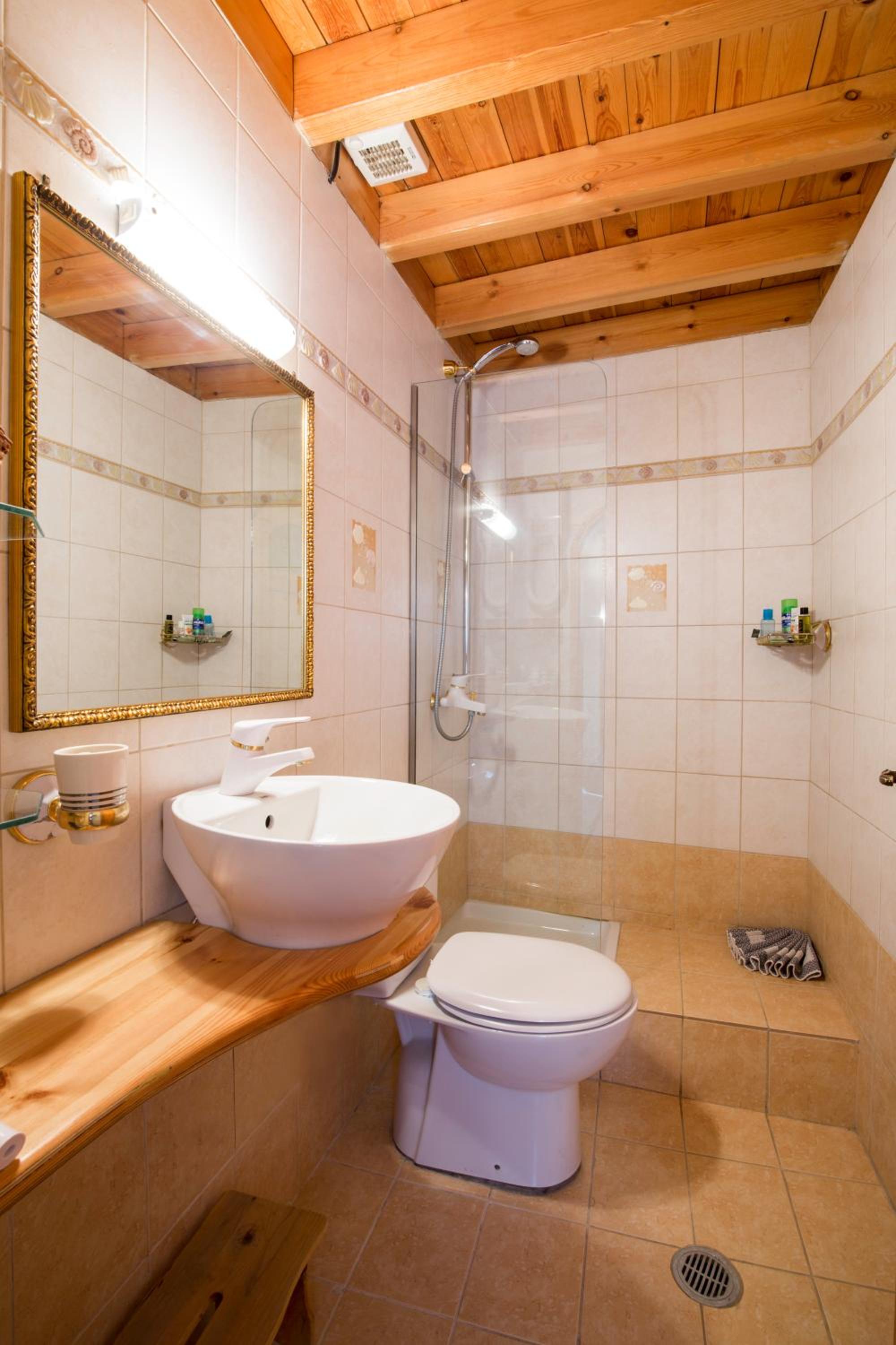 Studio with Balcony (2 Adults) photo 2