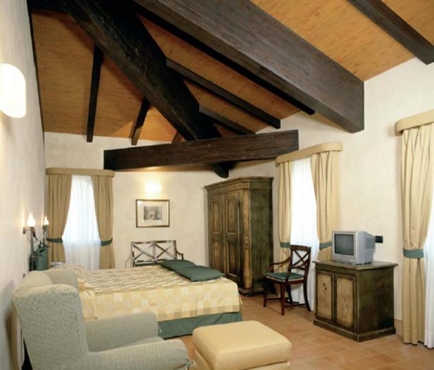 Double or Twin Room photo 3