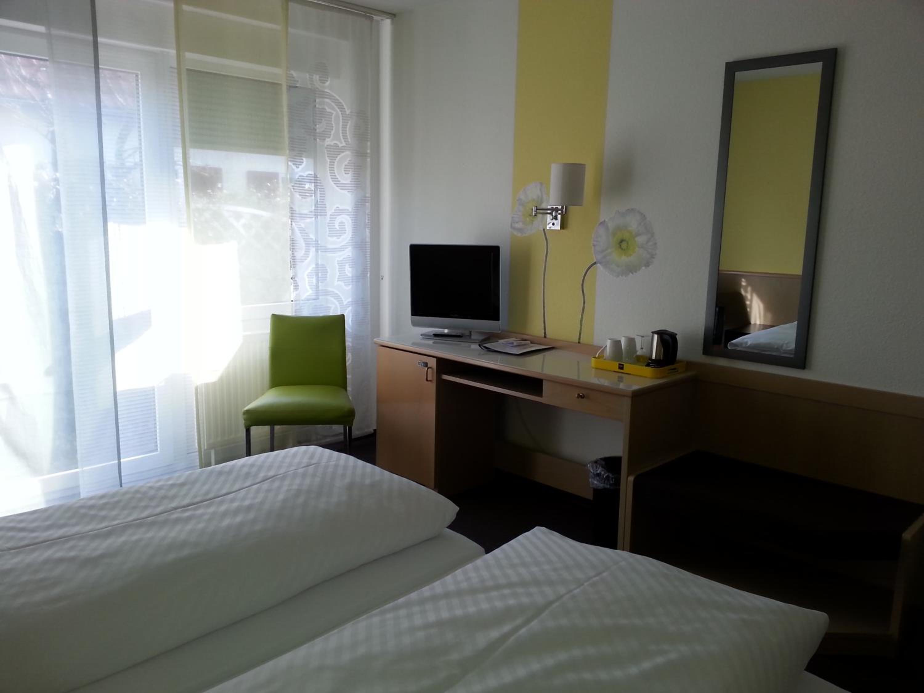 Standard Double Room - Photo 3