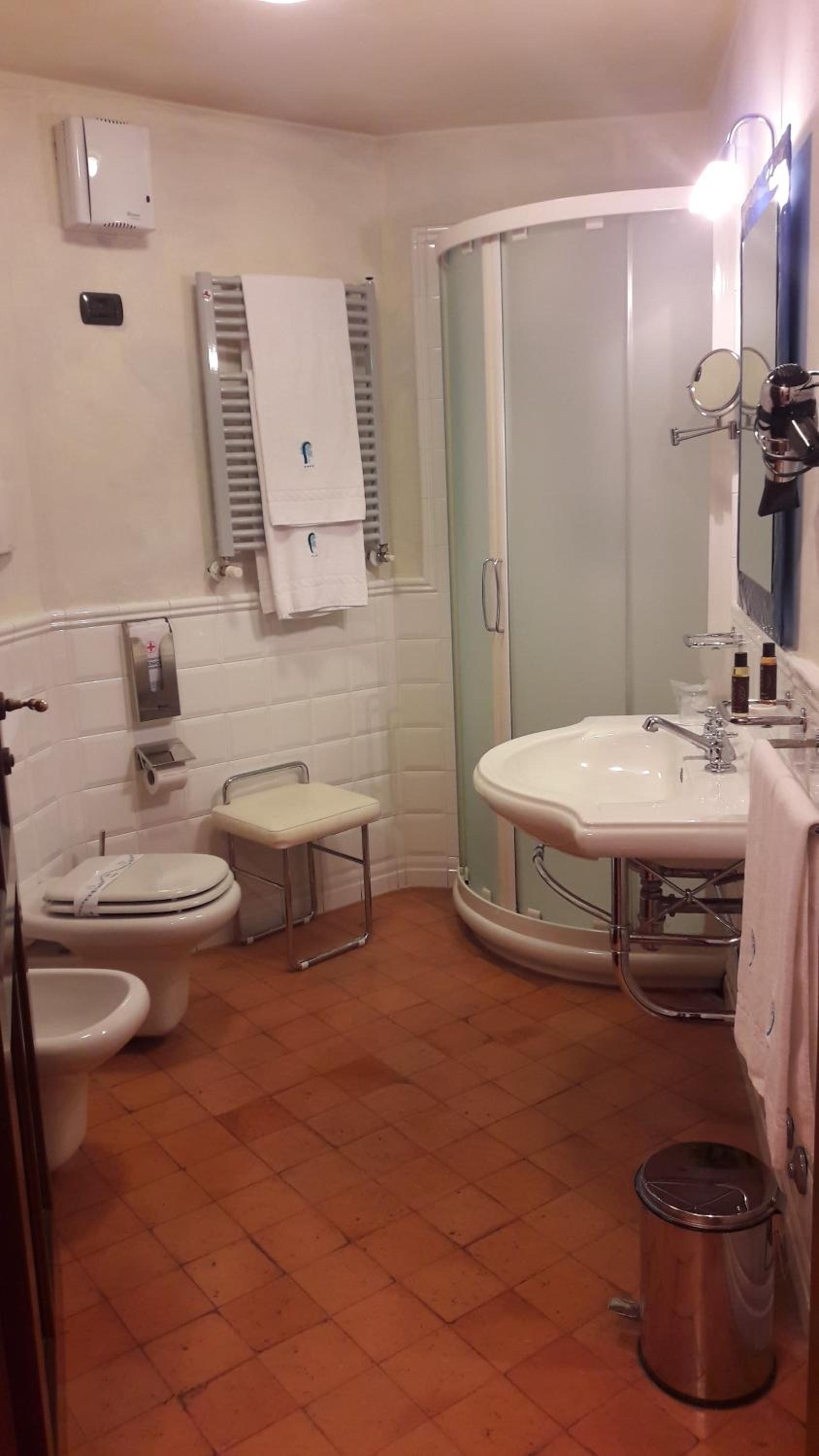 Double or Twin Room photo 2