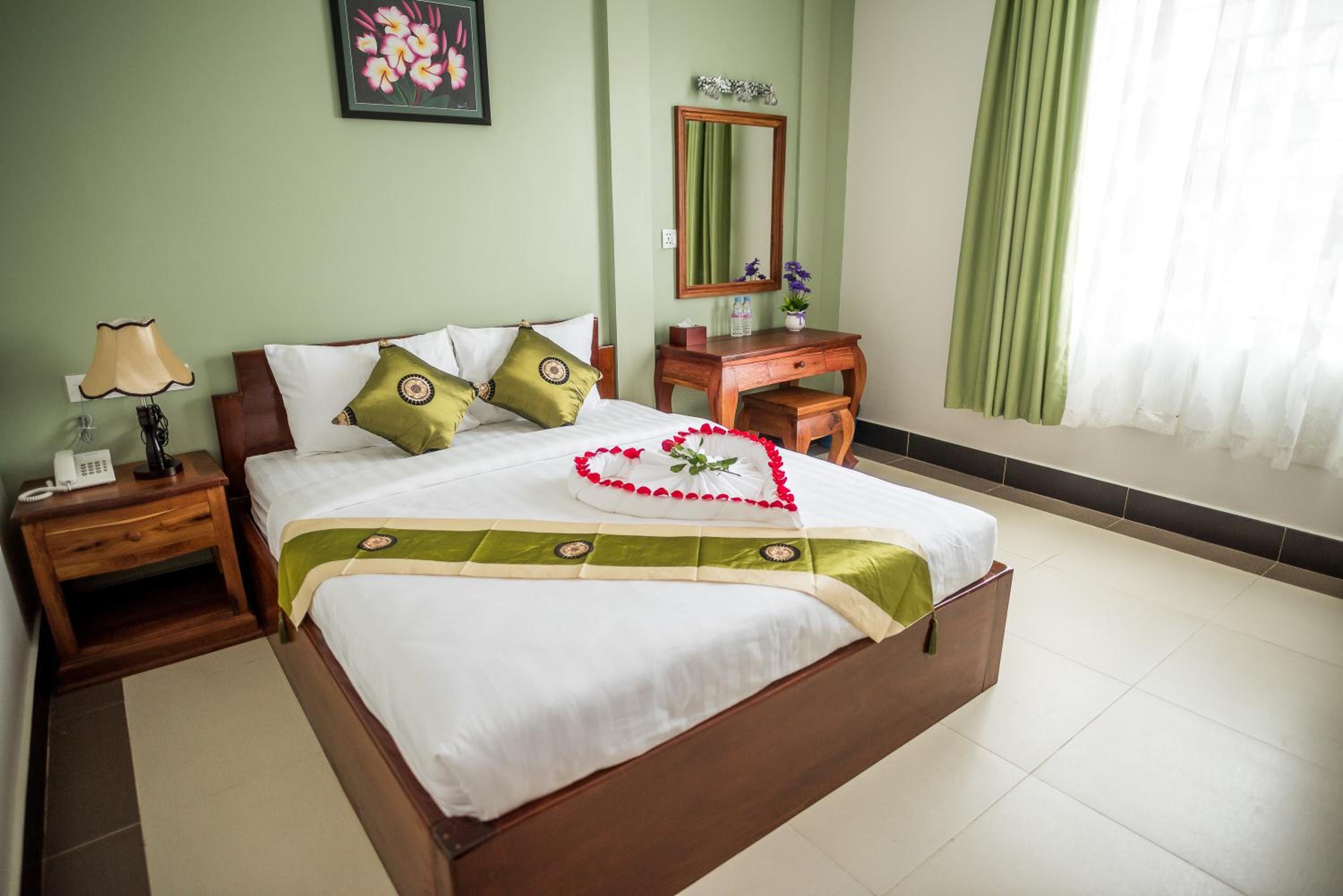 Deluxe Double Room - Photo 20