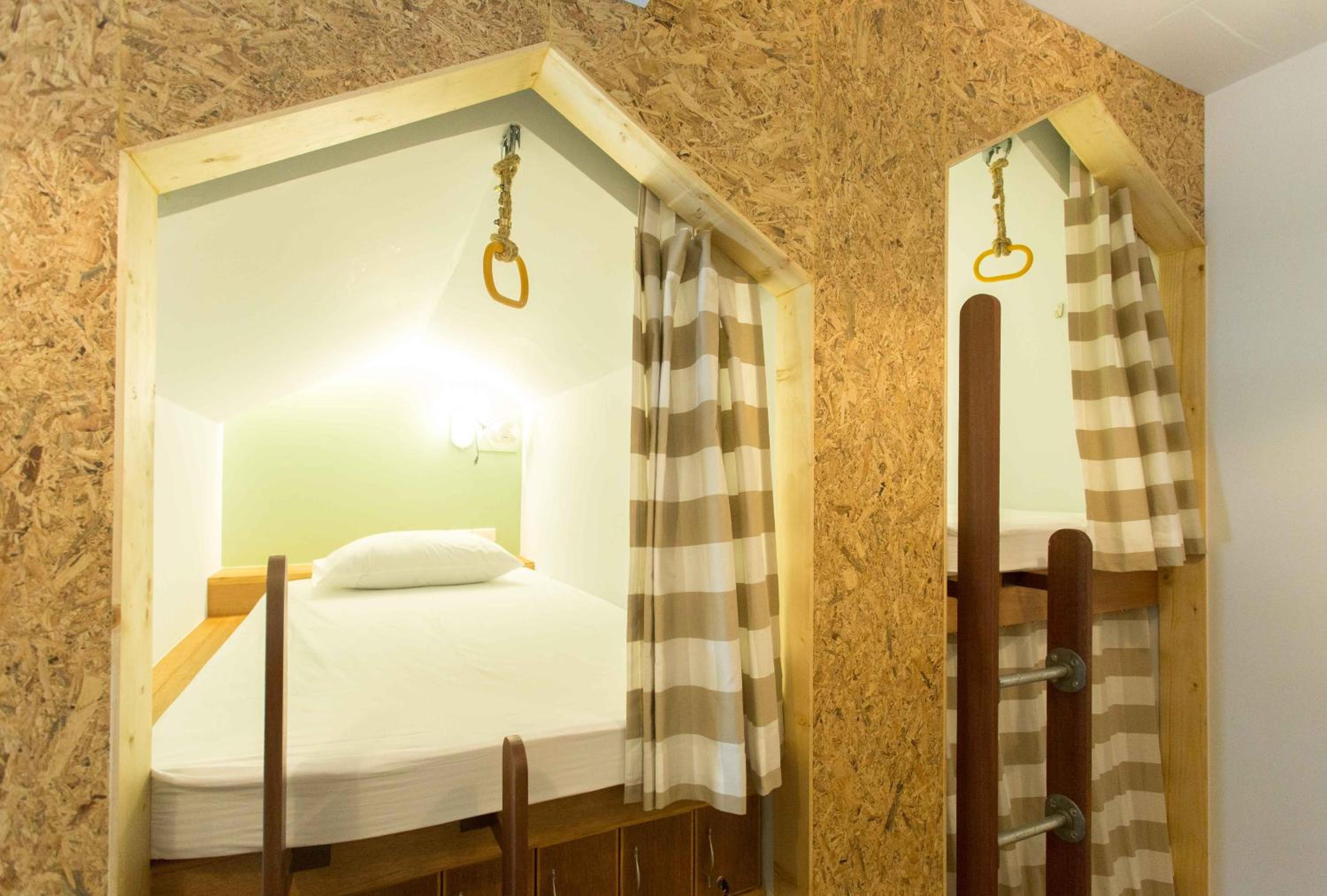 Bed in 5-Bed Mixed Dormitory Room photo 1
