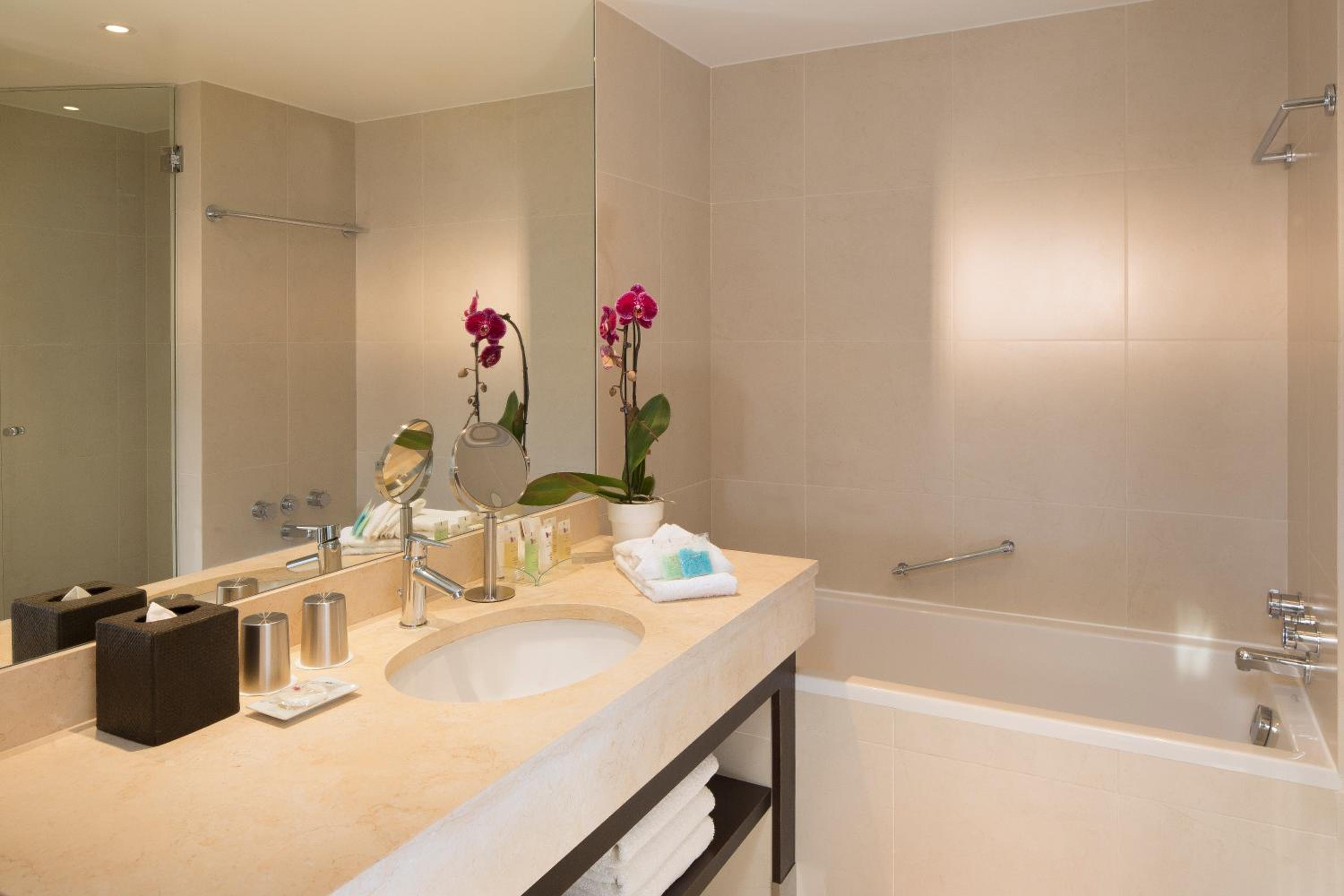 Junior Suite (3 Adults) photo 3