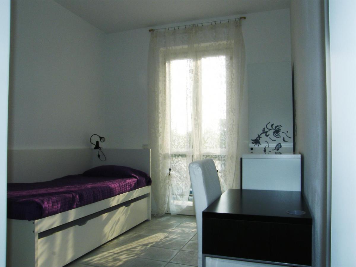 Single Room with Private Bathroom photo 2