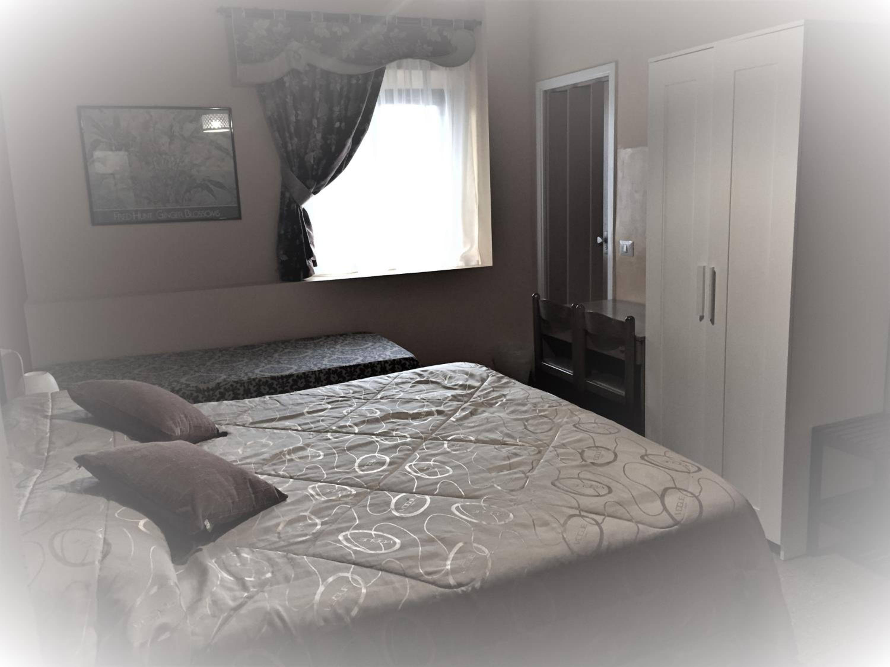 Triple Room with Private Bathroom photo 1