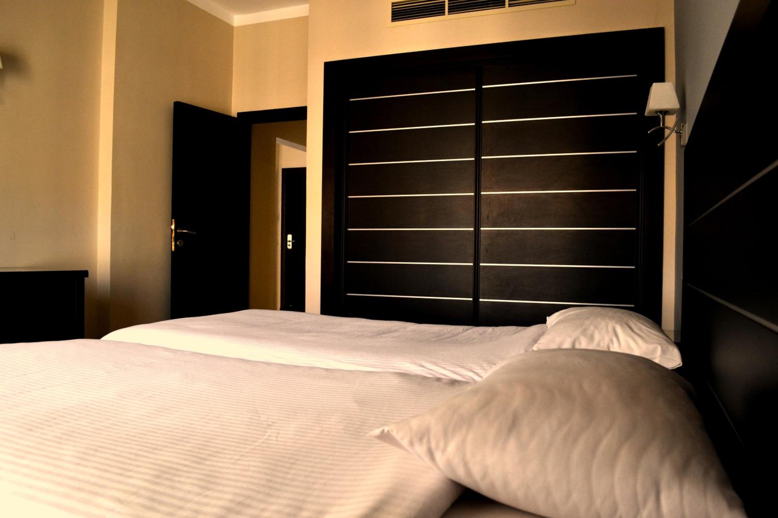One-Bedroom Apartment - Photo 4