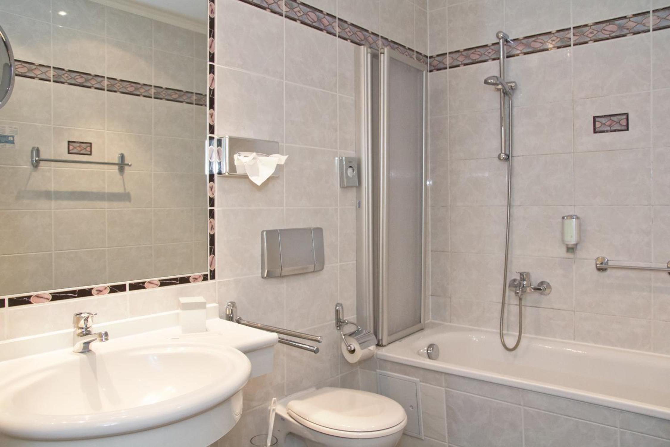 Large Double Room photo 3
