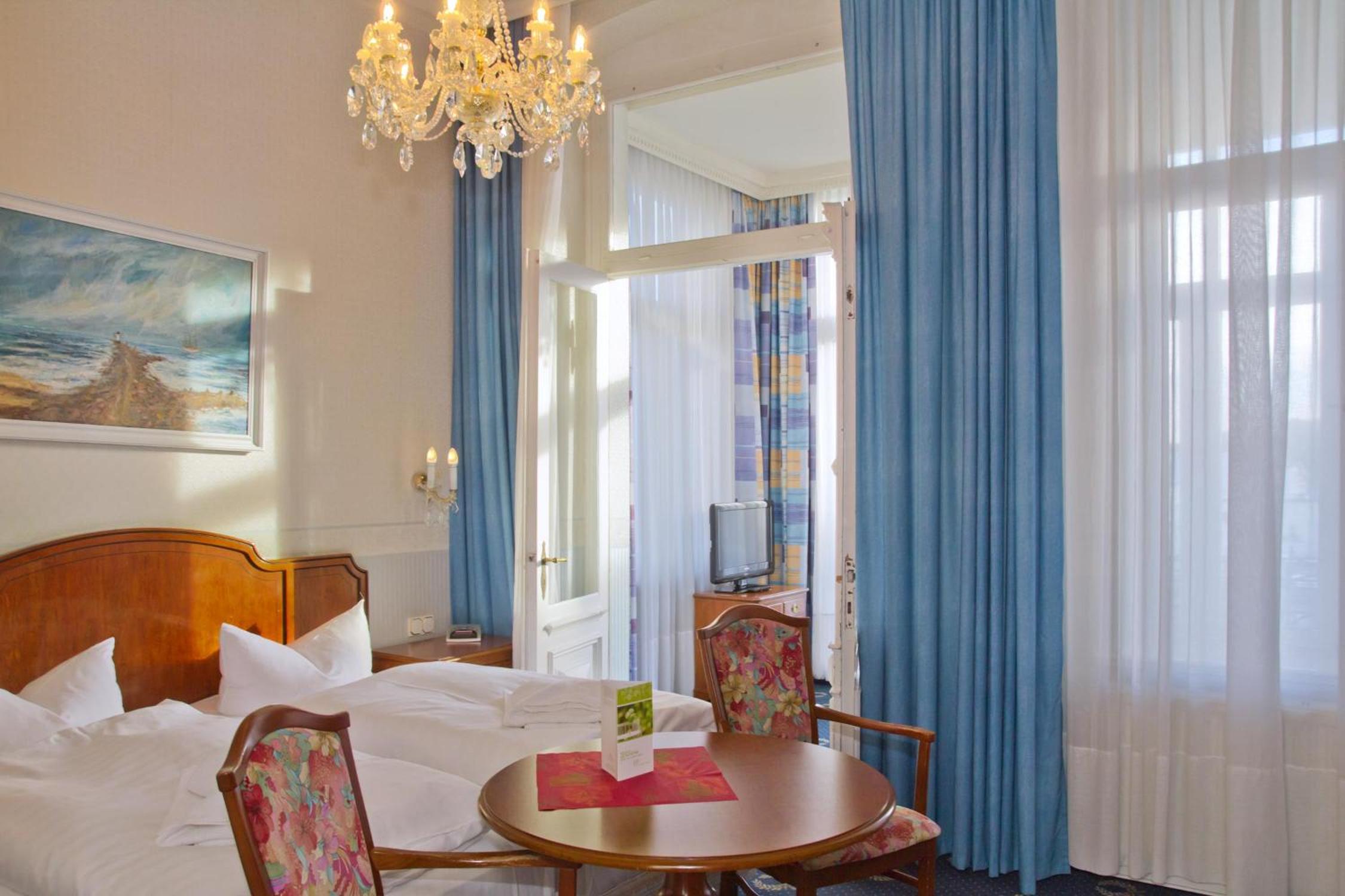 Large Double Room photo 1