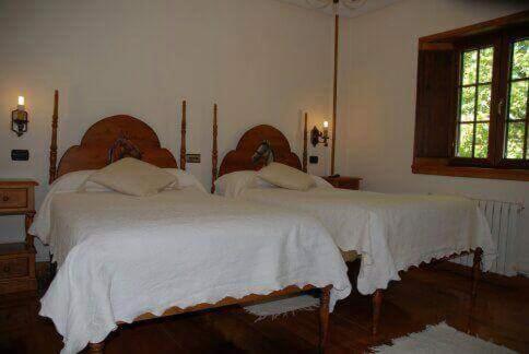 Twin Room with Private Bathroom photo 1