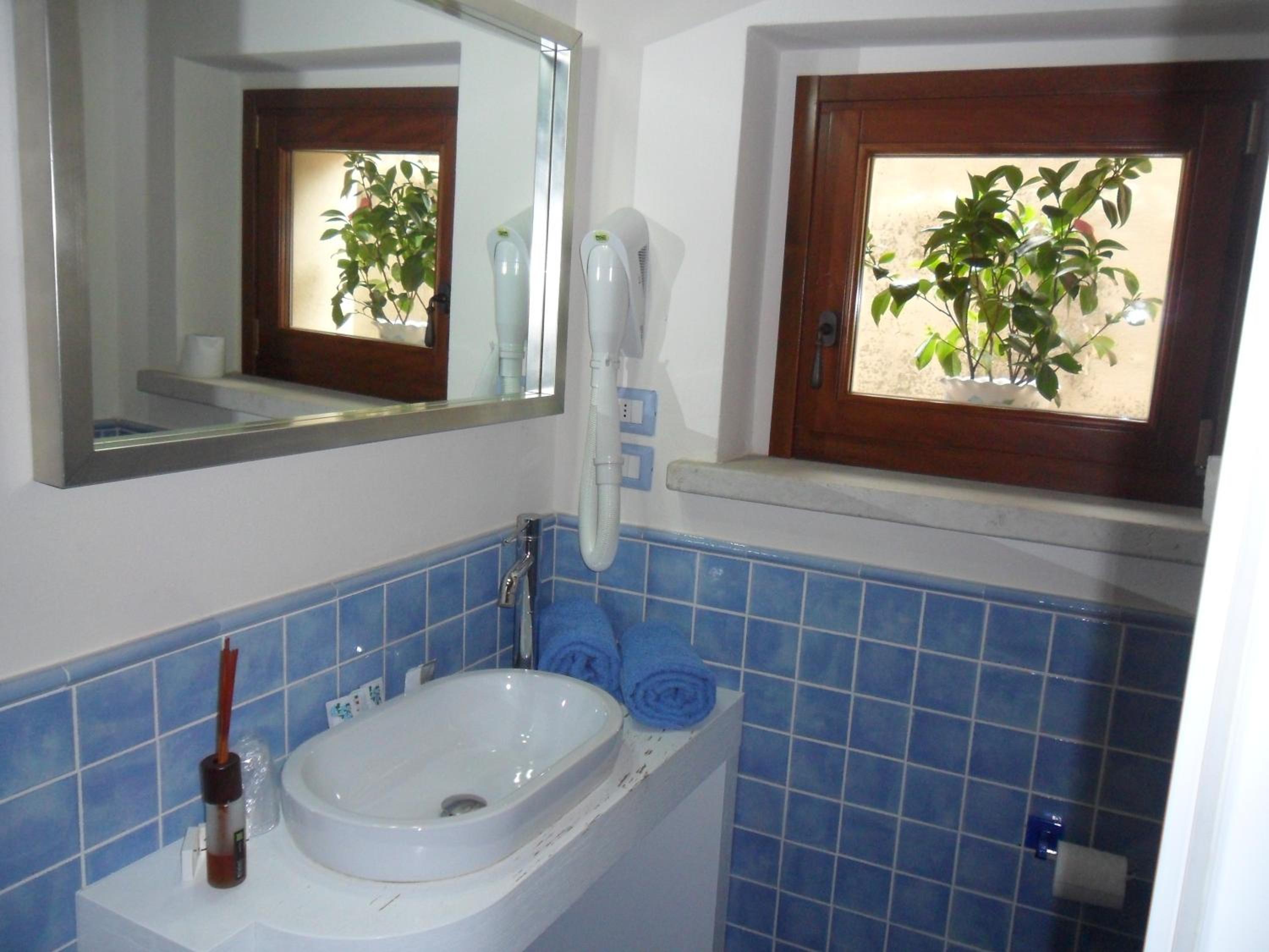 Double Room - Photo 9