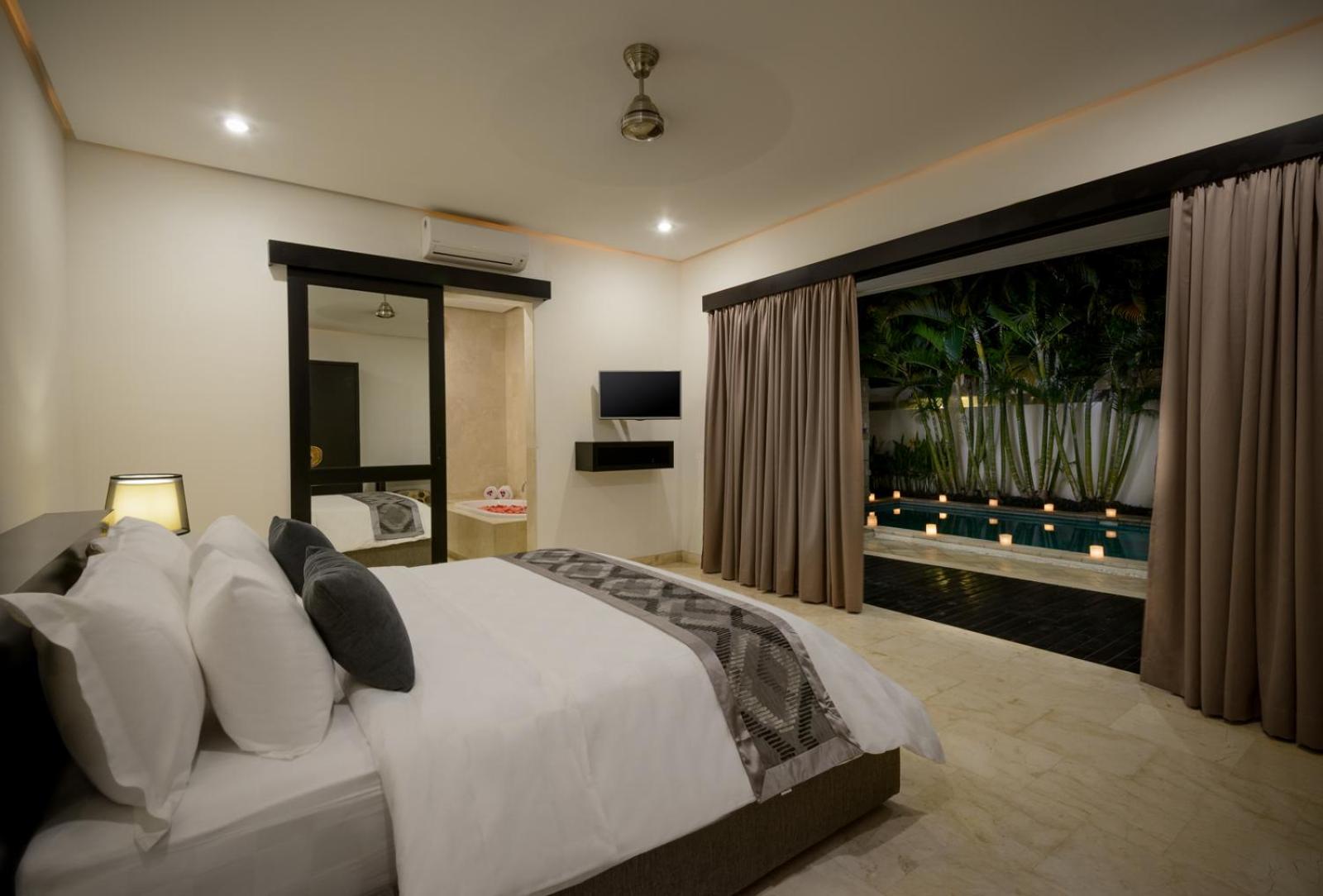 Villa with Private Pool - Photo 1