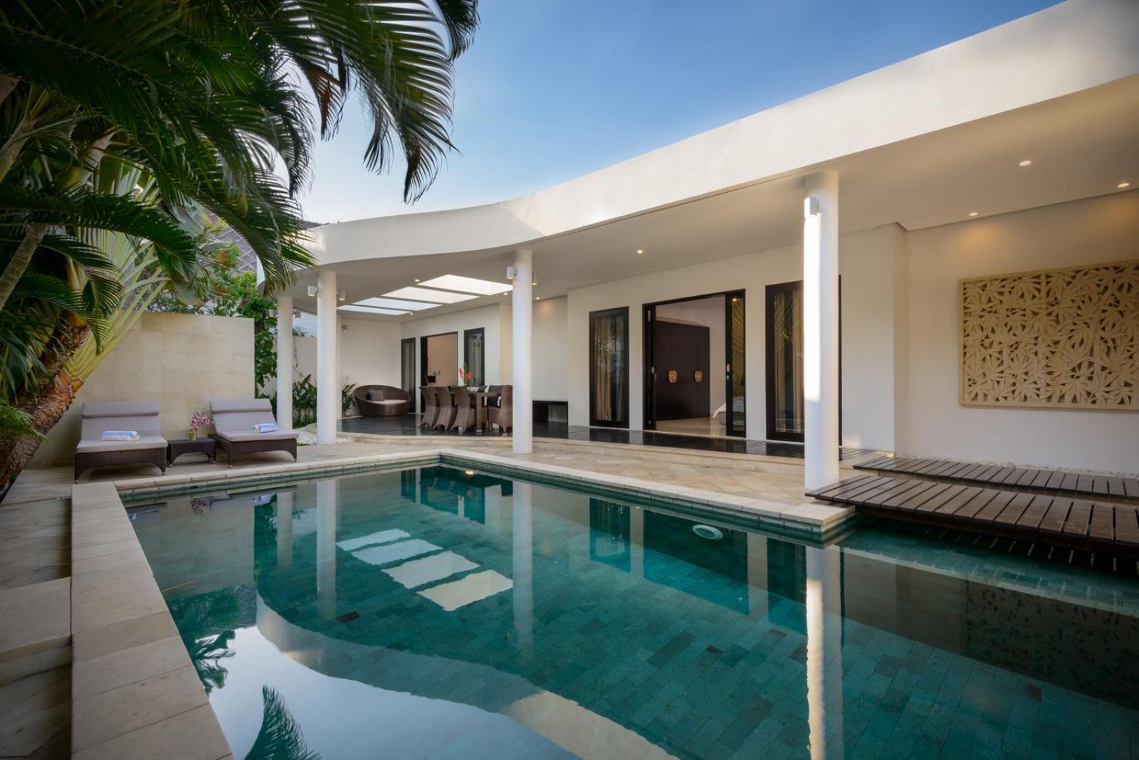 Villa with Private Pool - Photo 11