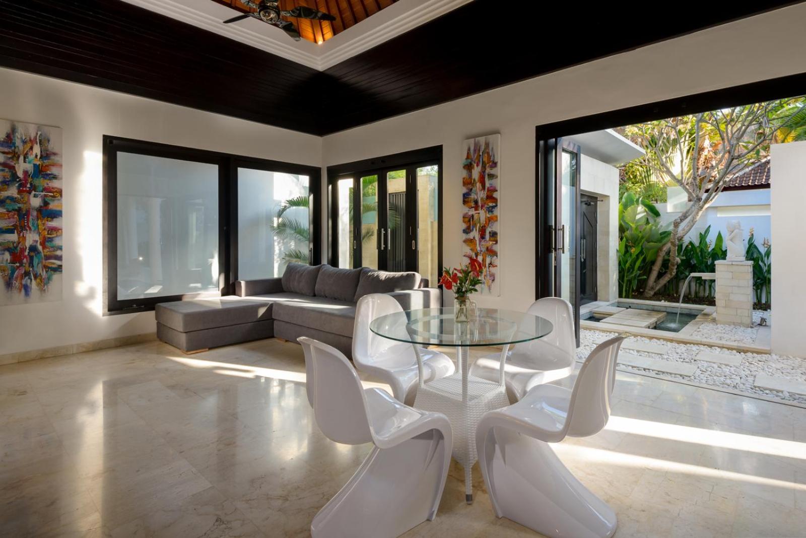 Villa with Private Pool - Photo 9