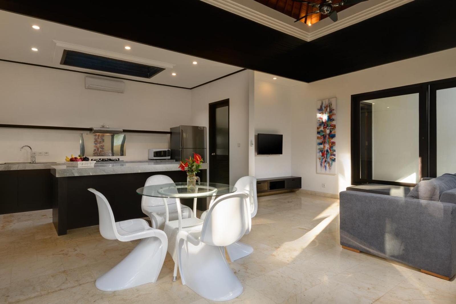 Villa with Private Pool - Photo 4