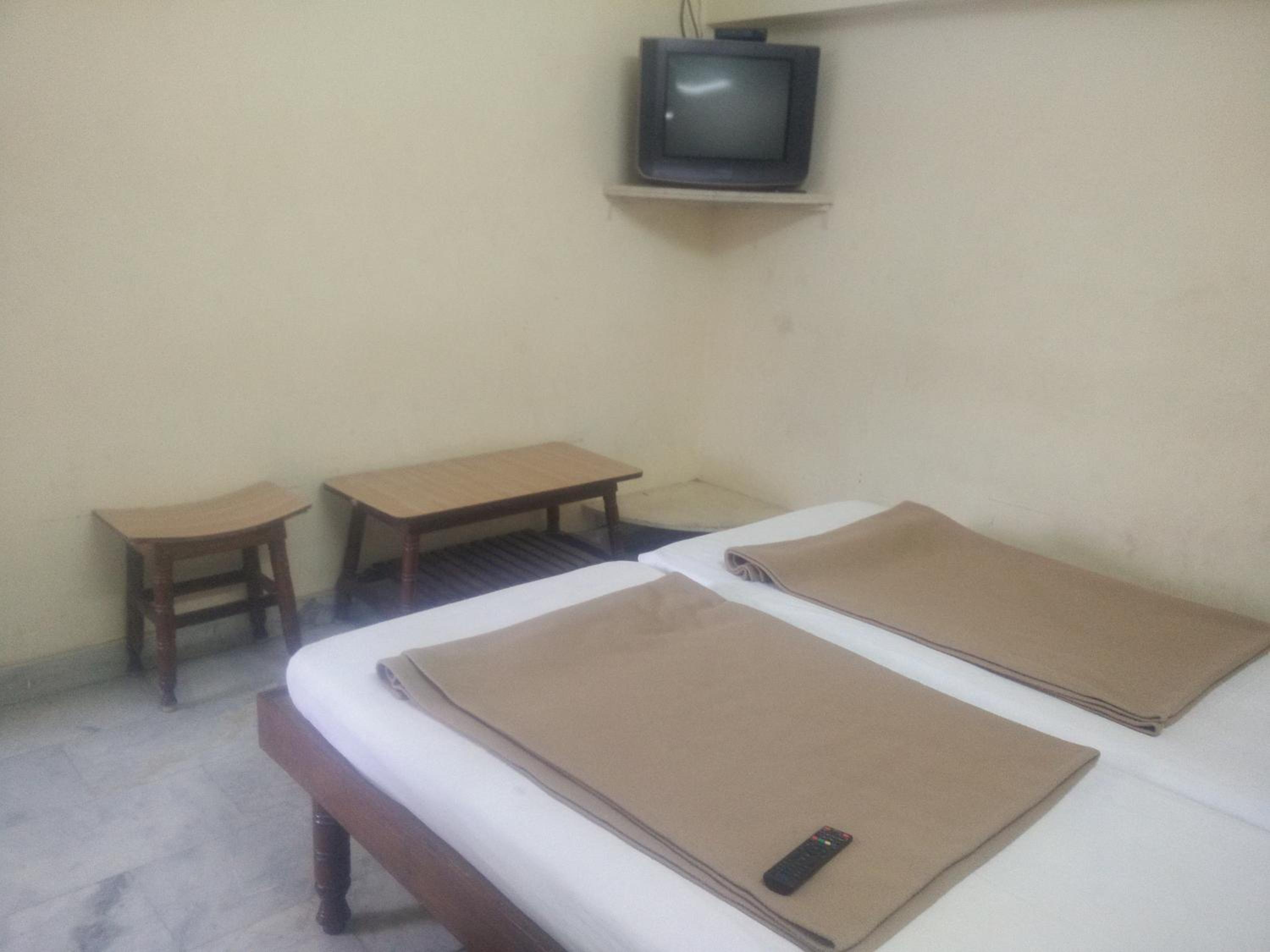 Standard Double Room with Fan photo 3