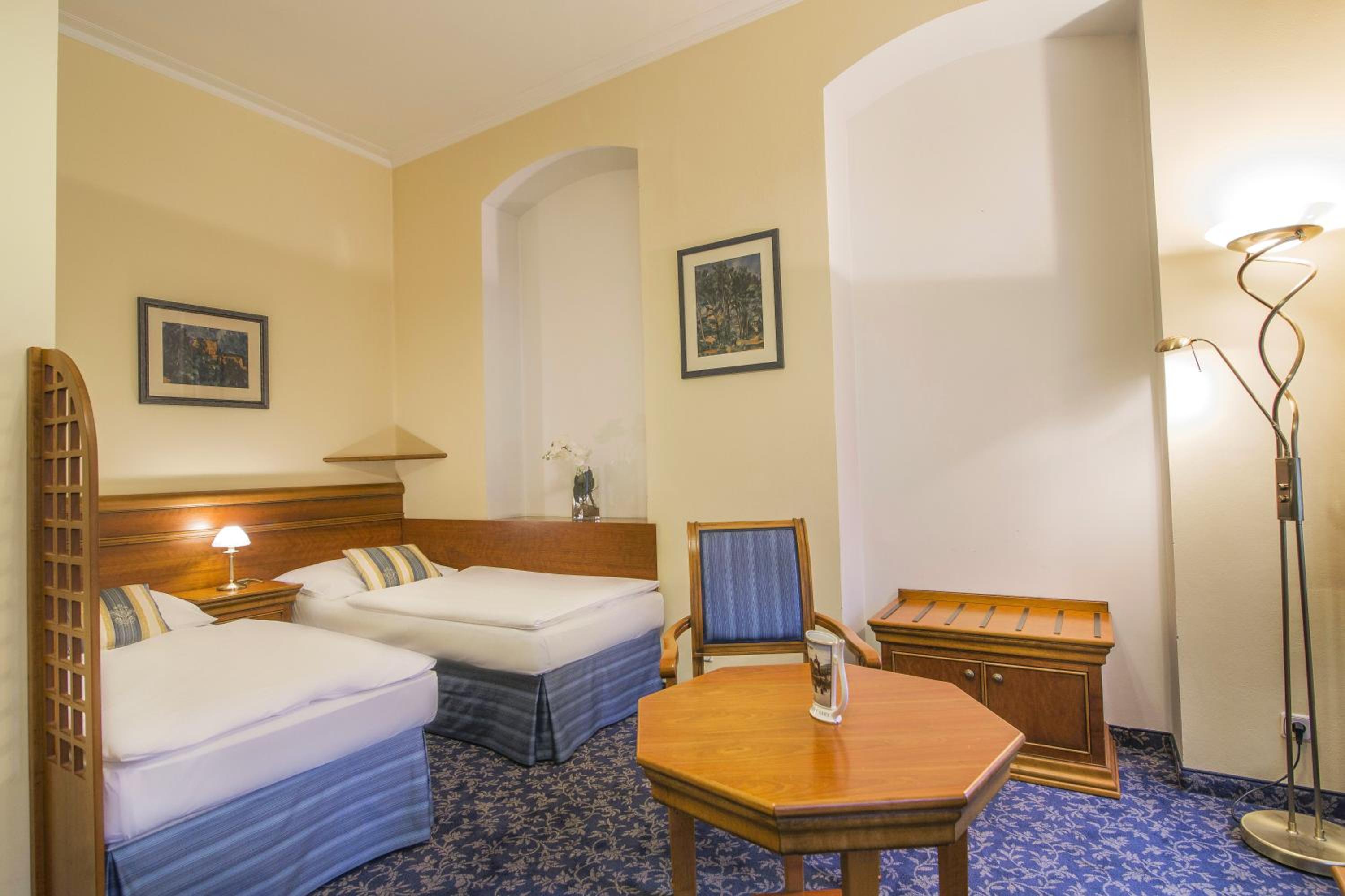 Economy Twin Room photo 3