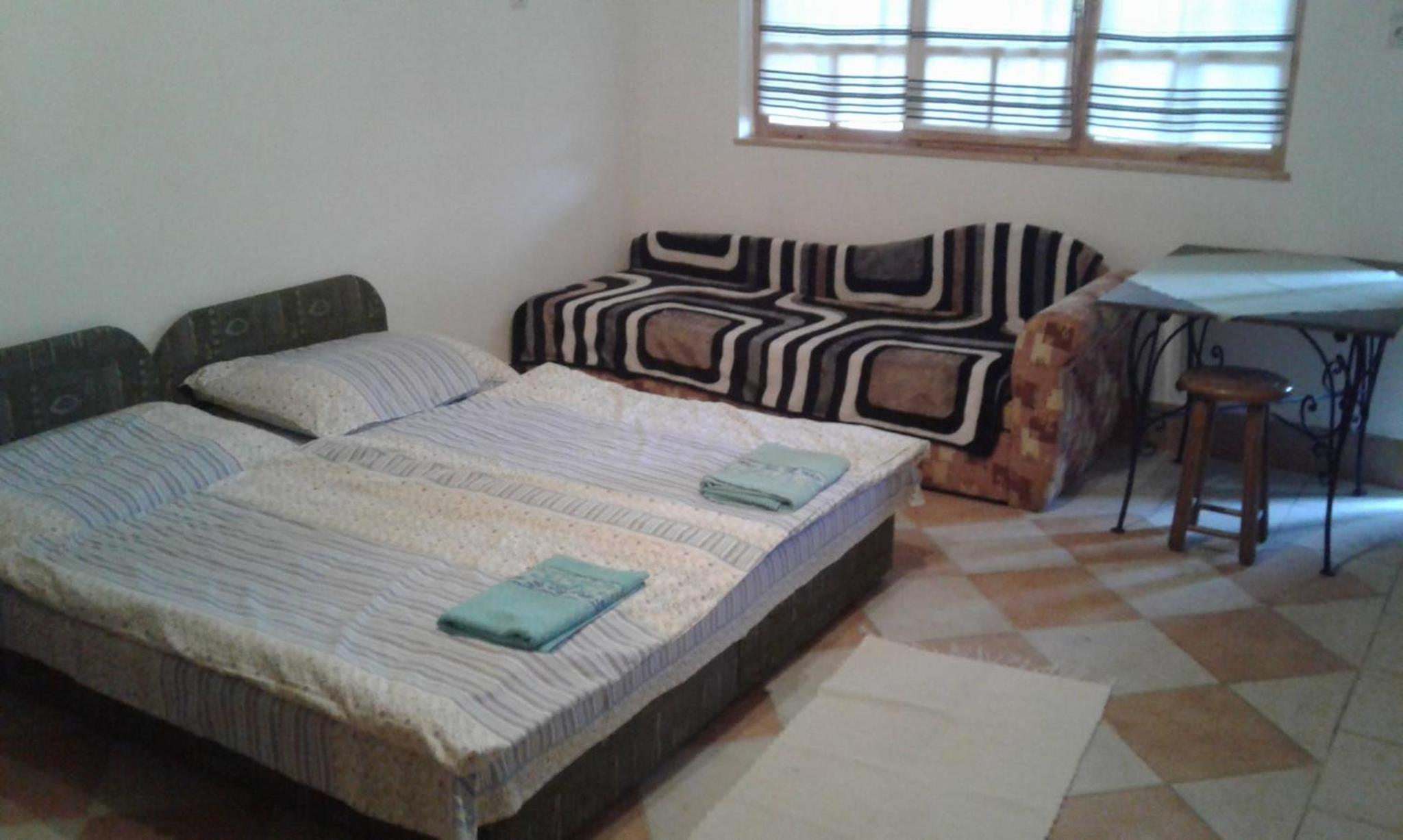 One-Bedroom Apartment - Photo 5