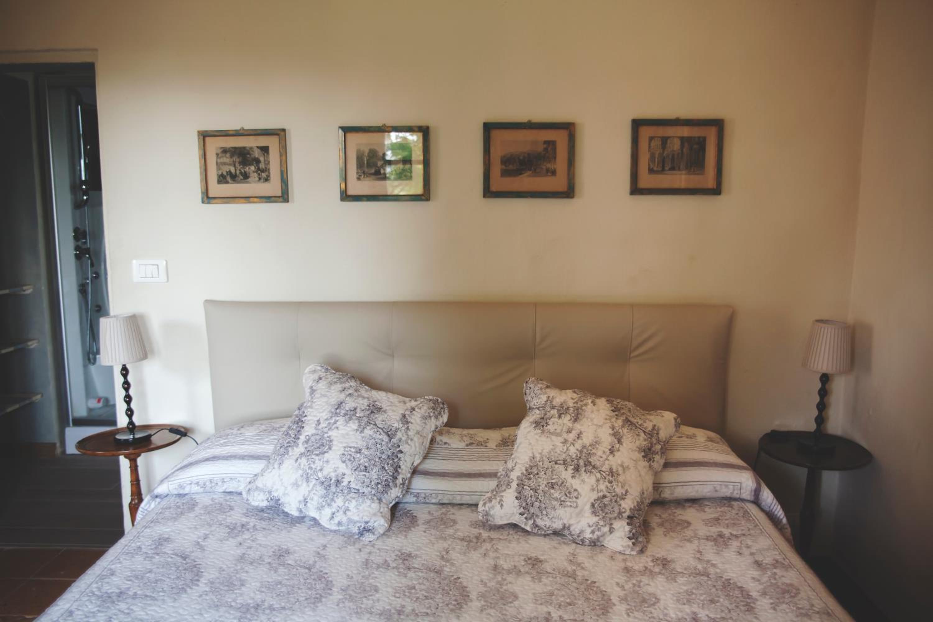 Deluxe Room - Photo 7