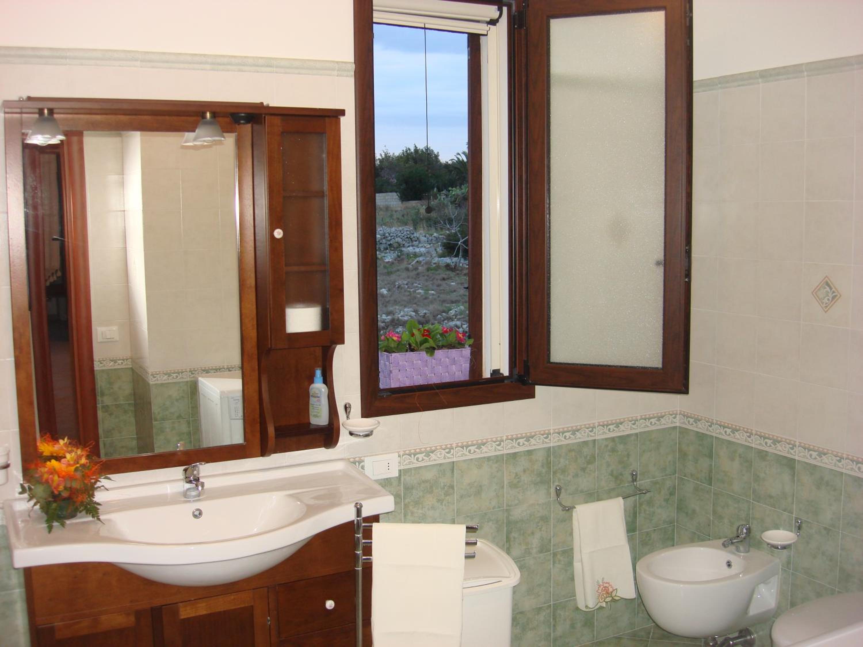 Three-Bedroom House photo 3