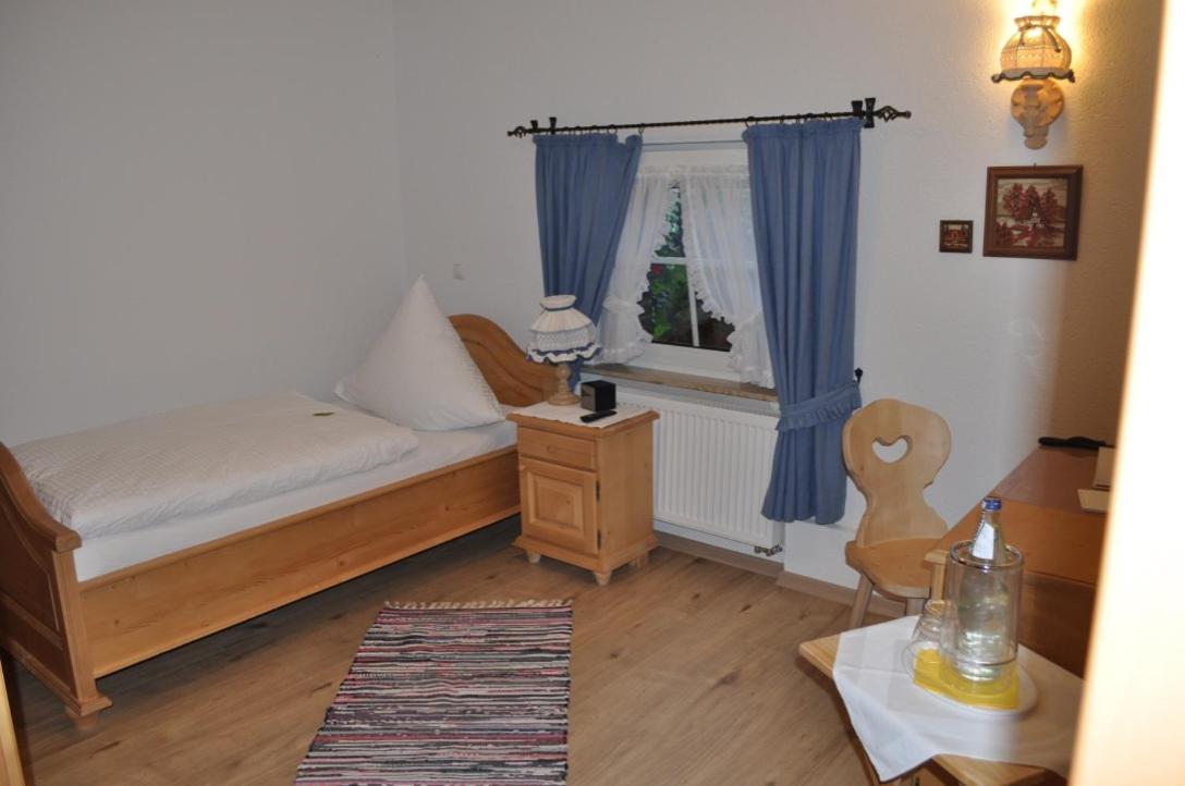 Single Room photo 2