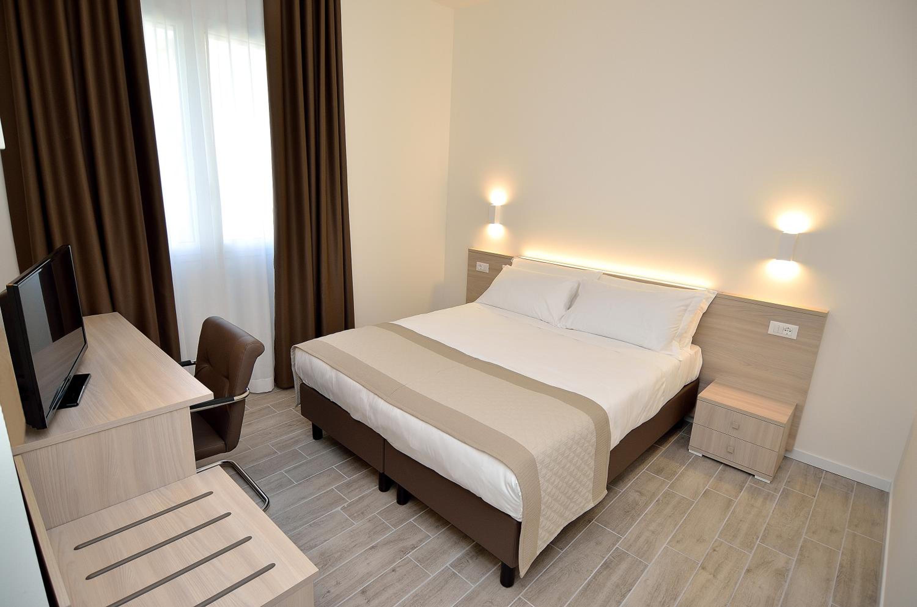 Superior Double or Twin Room - Photo 1