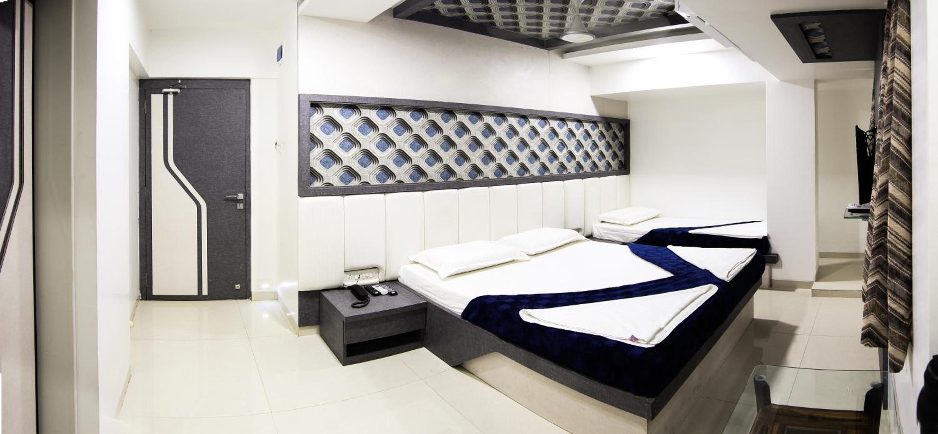Deluxe Triple Room AC